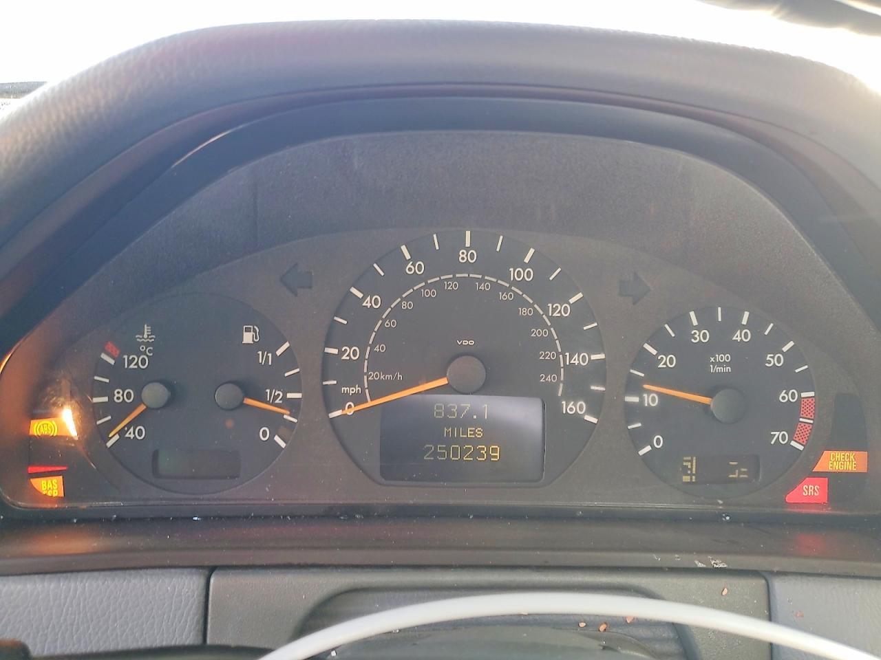 2001 Mercedes-benz E 320 Silver vin: WDBJF65J01B262662