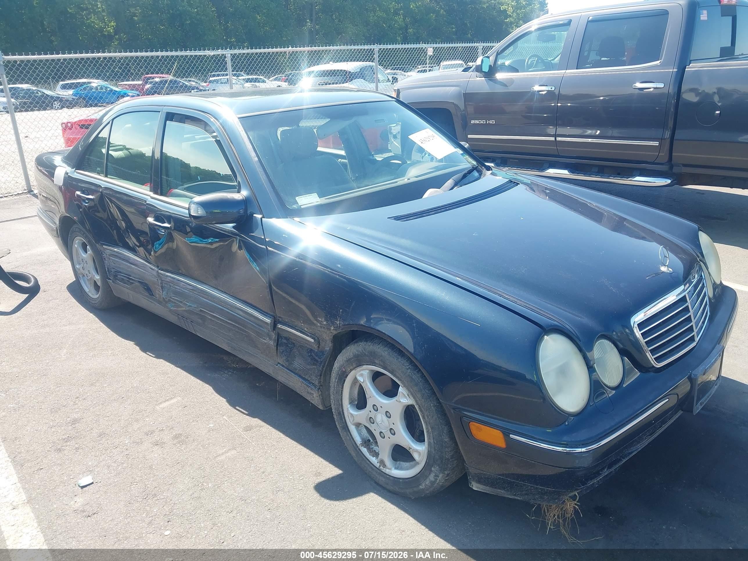 2001 Mercedes-benz E 320   Синий vin: WDBJF65J01B265481