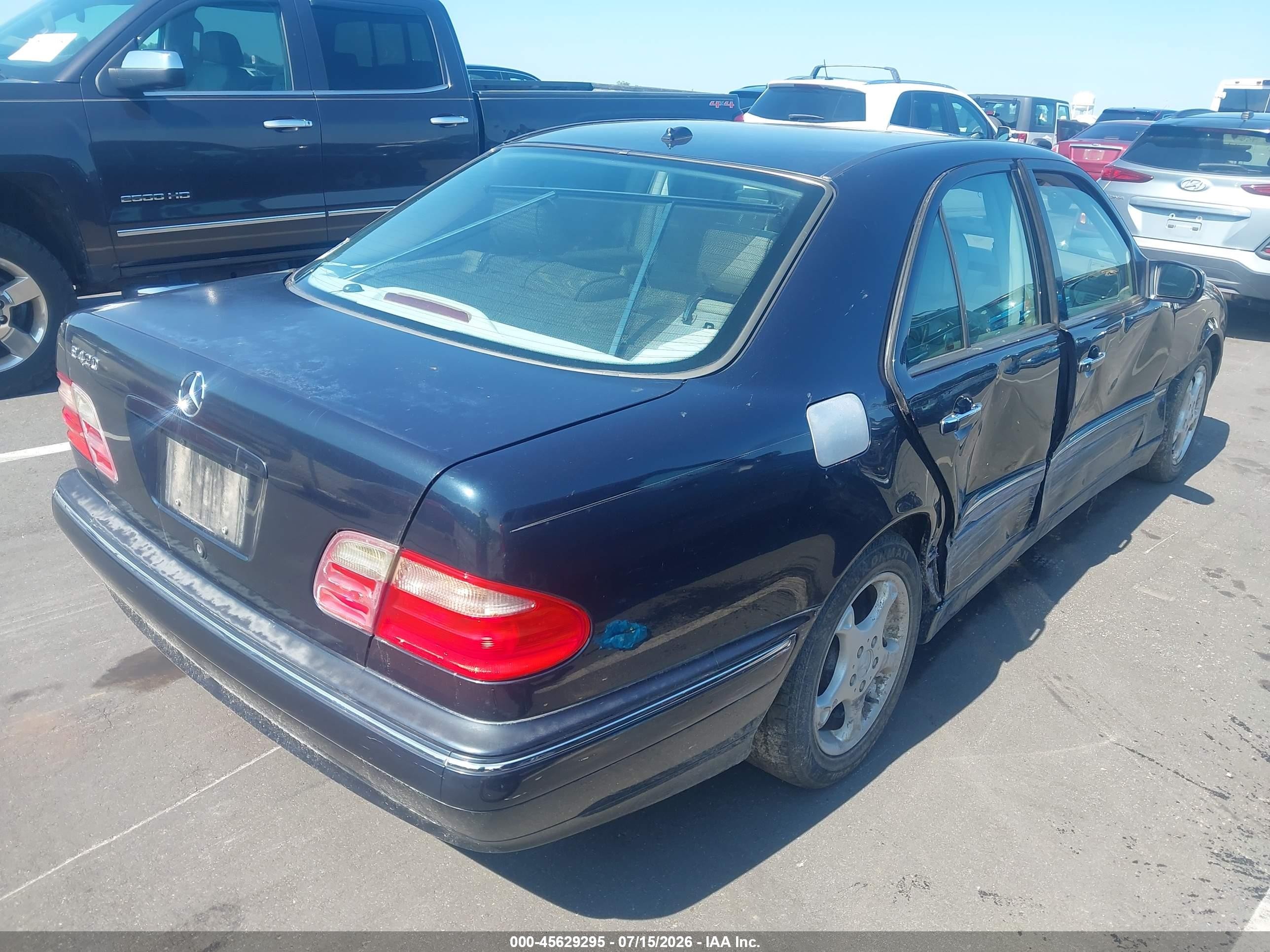 2001 Mercedes-benz E 320   Синий vin: WDBJF65J01B265481