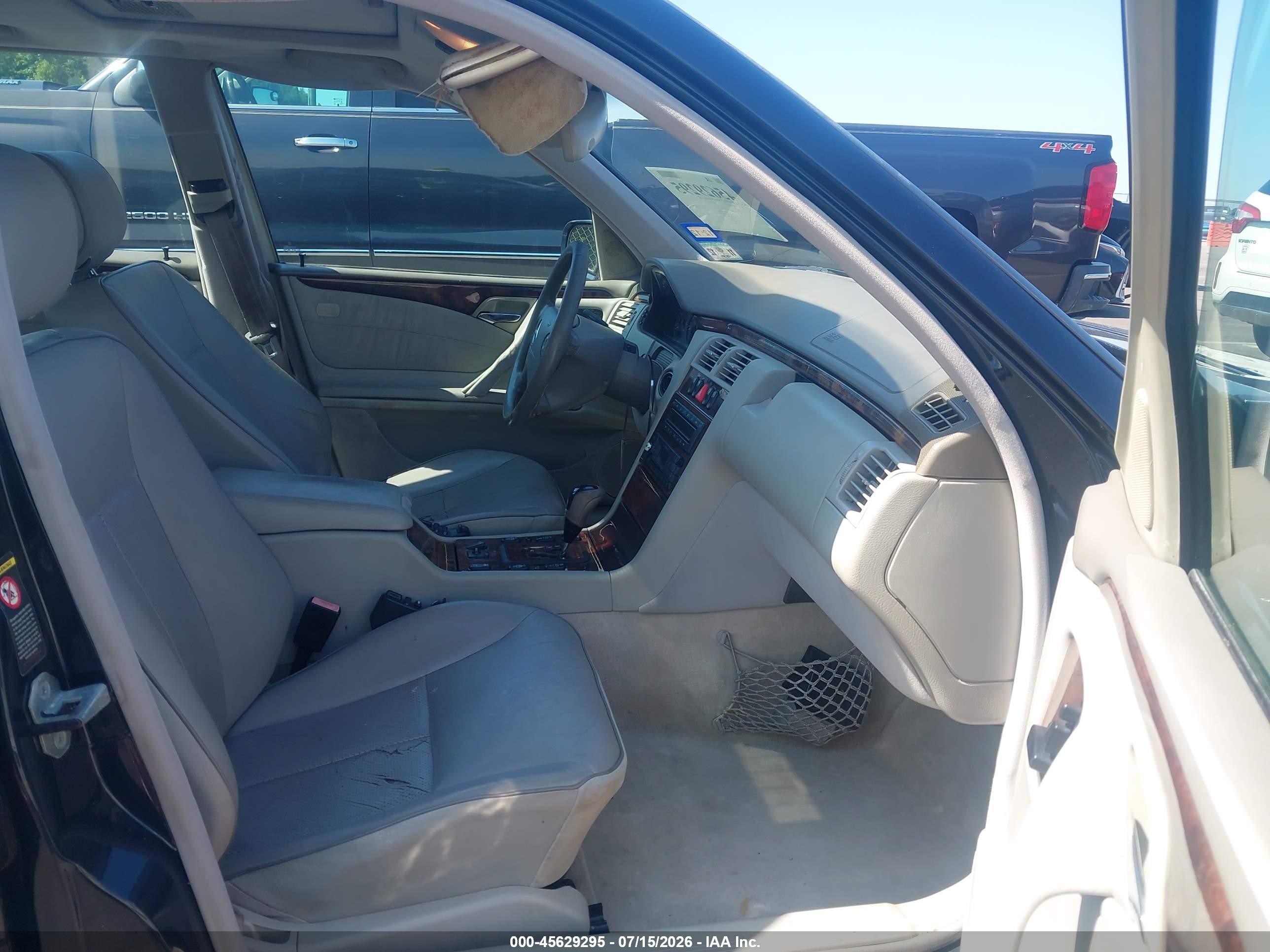 2001 Mercedes-benz E 320   Синий vin: WDBJF65J01B265481