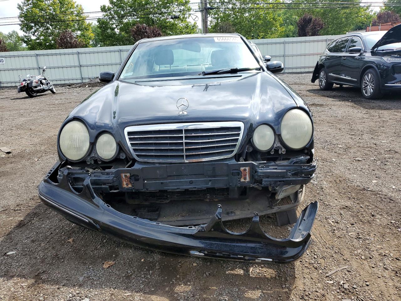 2001 Mercedes-benz E 320 Black vin: WDBJF65J01B340485