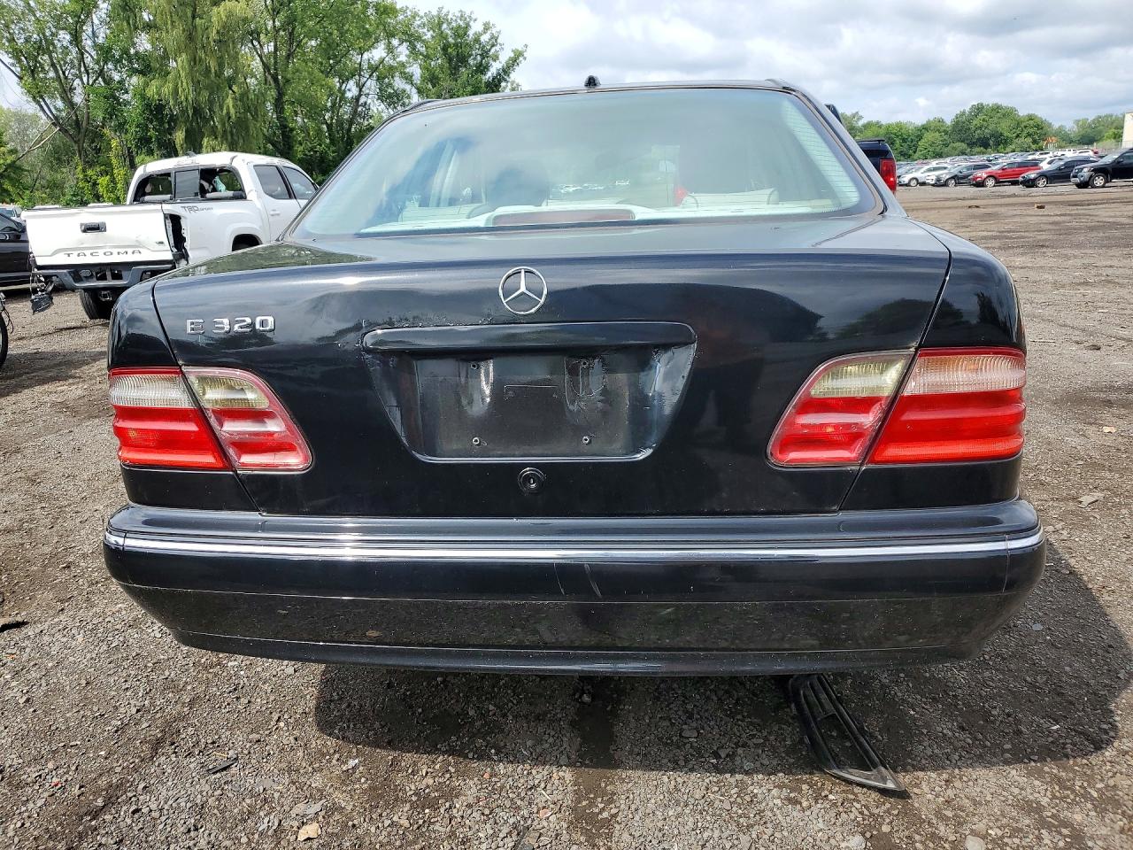 2001 Mercedes-benz E 320 Black vin: WDBJF65J01B340485