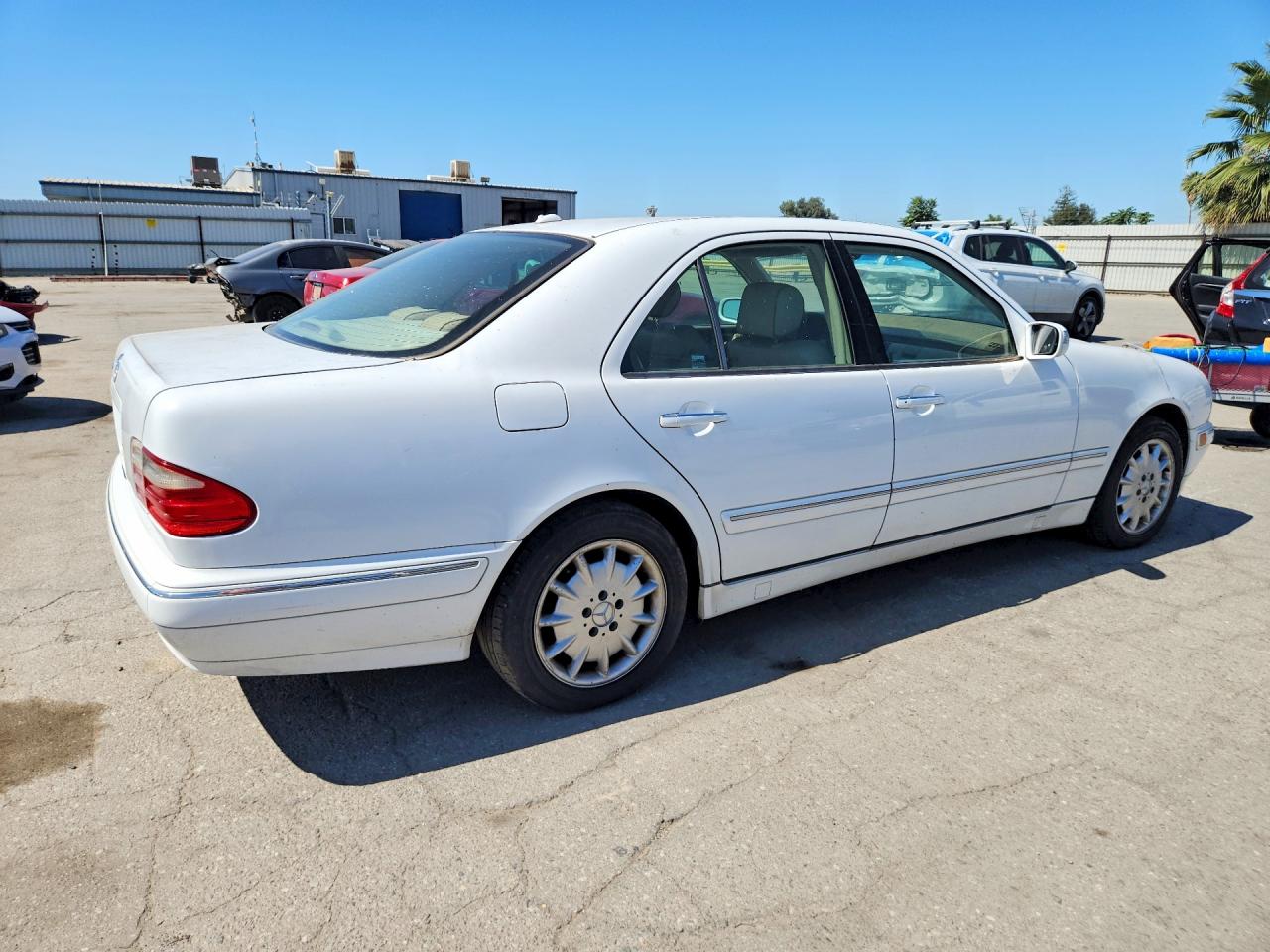 2001 Mercedes-benz E 320 Белый vin: WDBJF65J01B357304