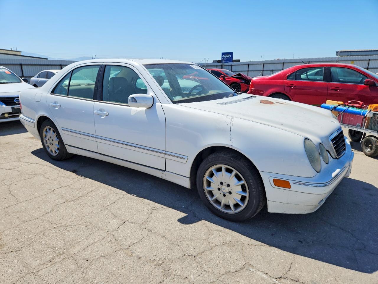 2001 Mercedes-benz E 320 Белый vin: WDBJF65J01B357304