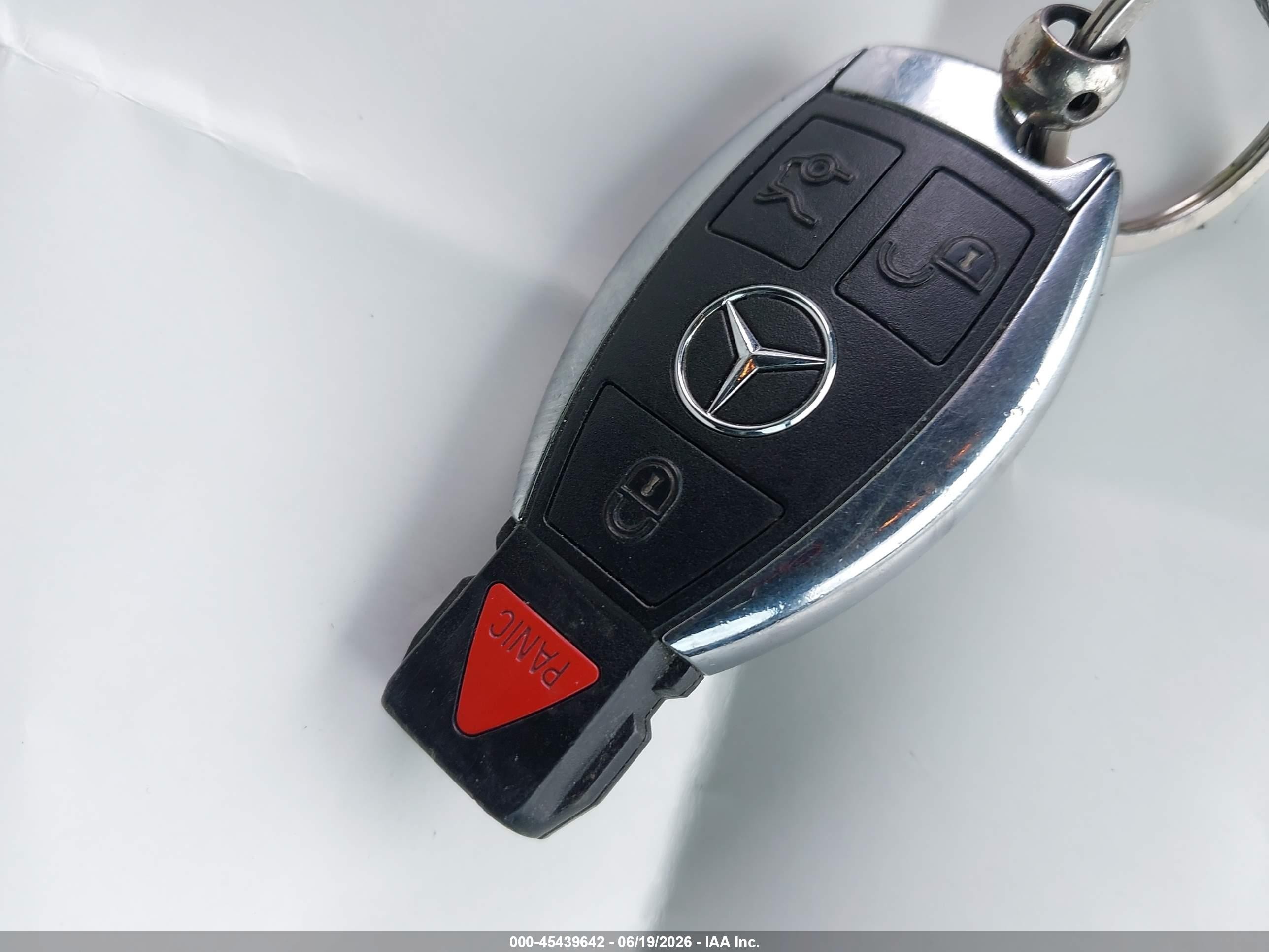 2000 Mercedes-benz E 320   Black vin: WDBJF65J0YA998548