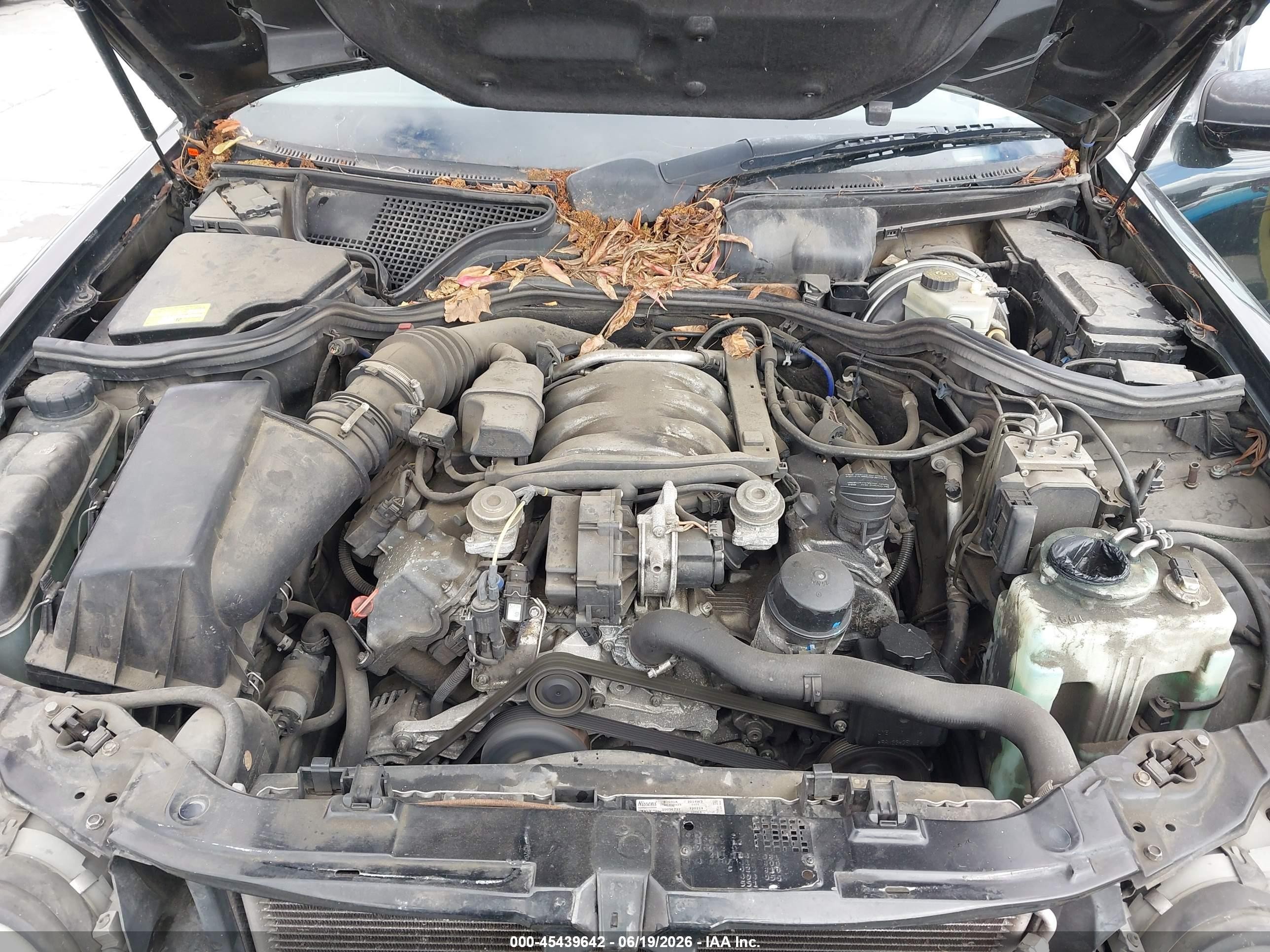 2000 Mercedes-benz E 320   Black vin: WDBJF65J0YA998548