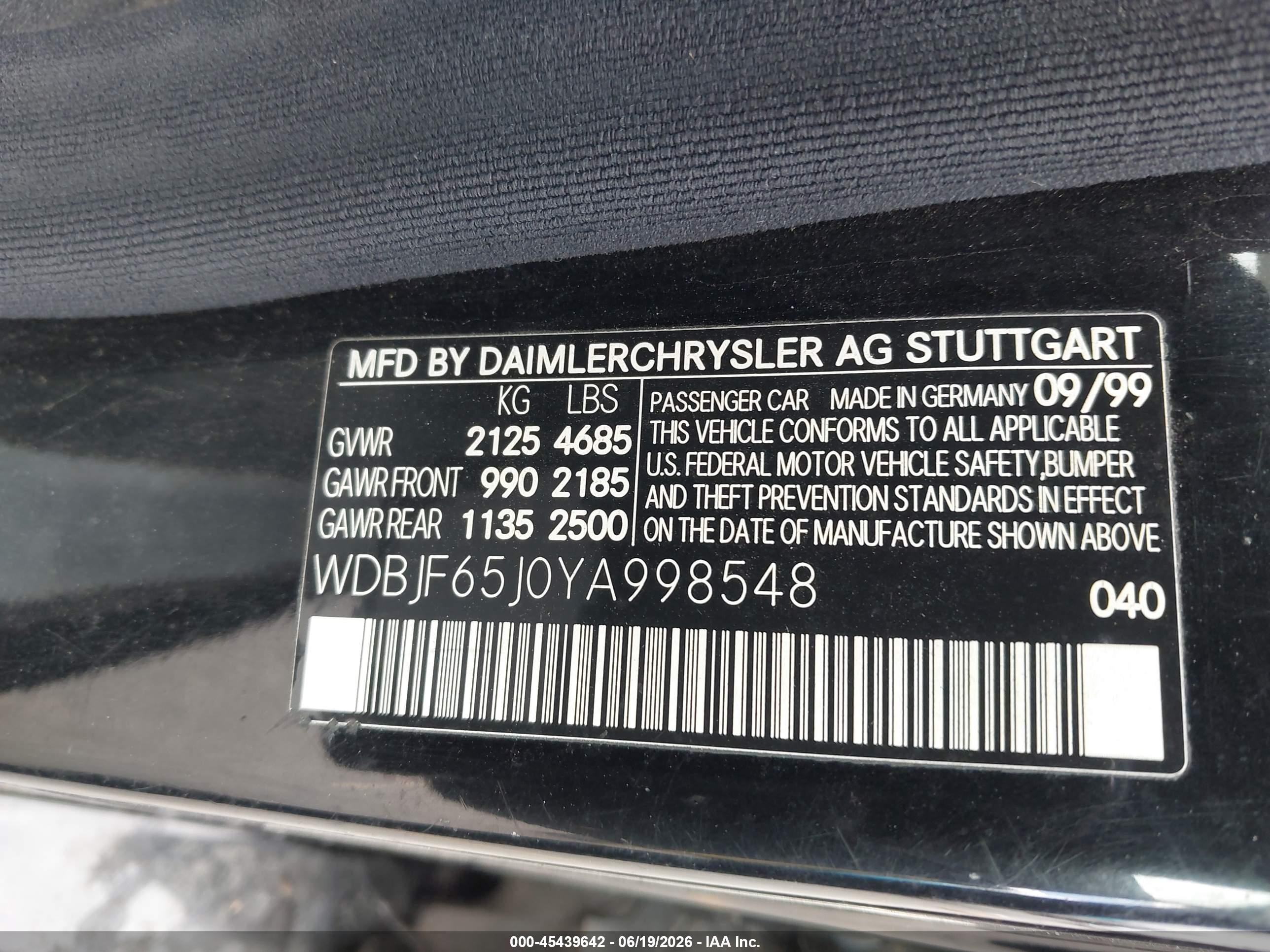 2000 Mercedes-benz E 320   Black vin: WDBJF65J0YA998548