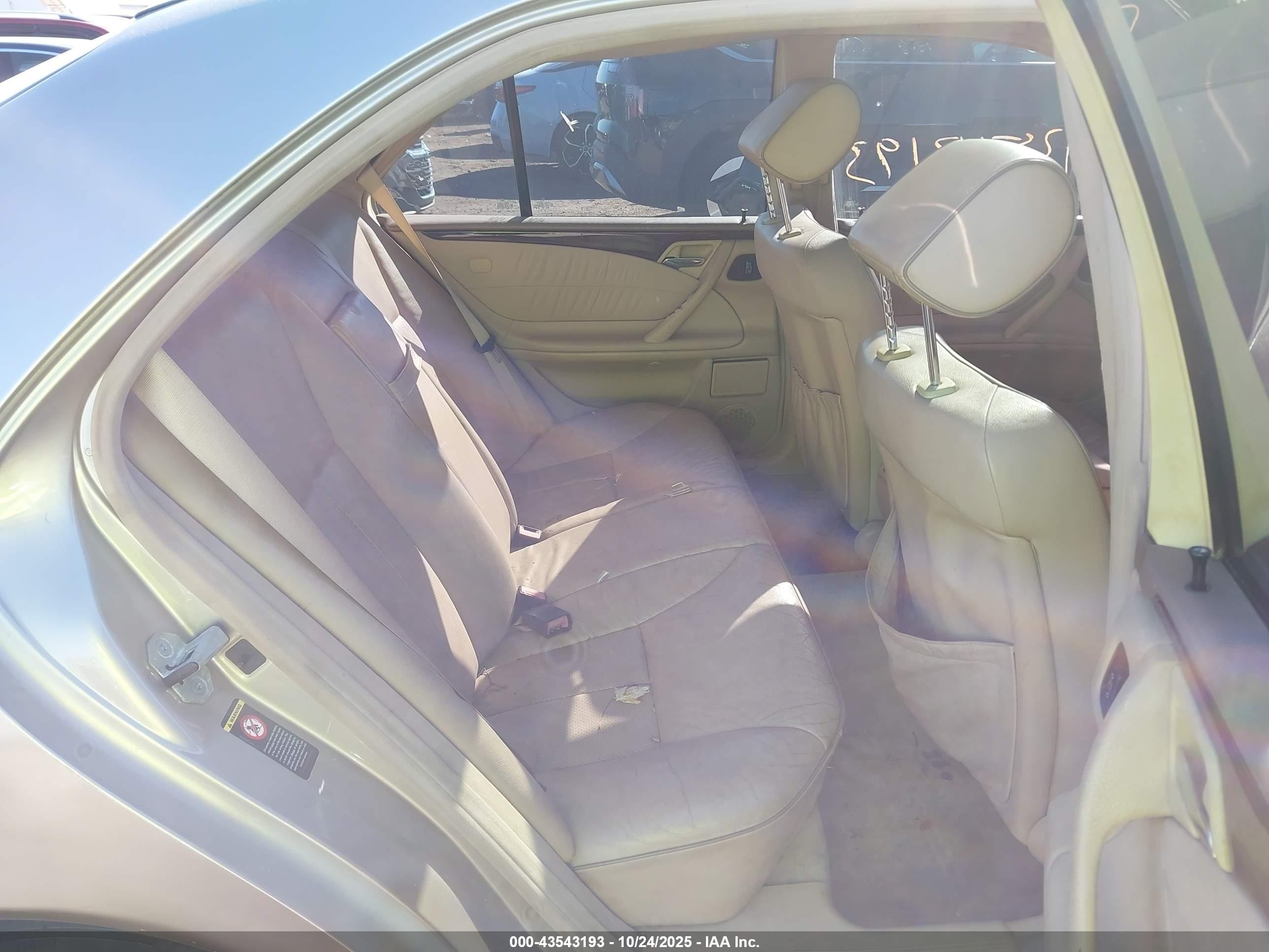 2000 Mercedes-benz E 320 Gold vin: WDBJF65J0YB061239