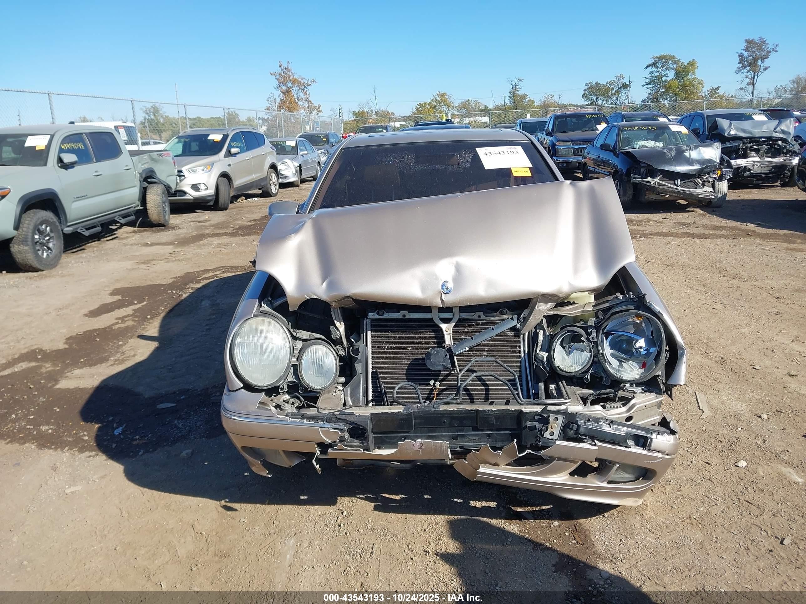 2000 Mercedes-benz E 320 Gold vin: WDBJF65J0YB061239