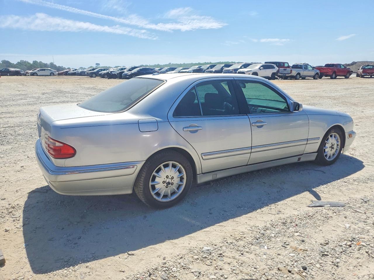 2000 Mercedes-benz E 320 Silver vin: WDBJF65J0YB094192