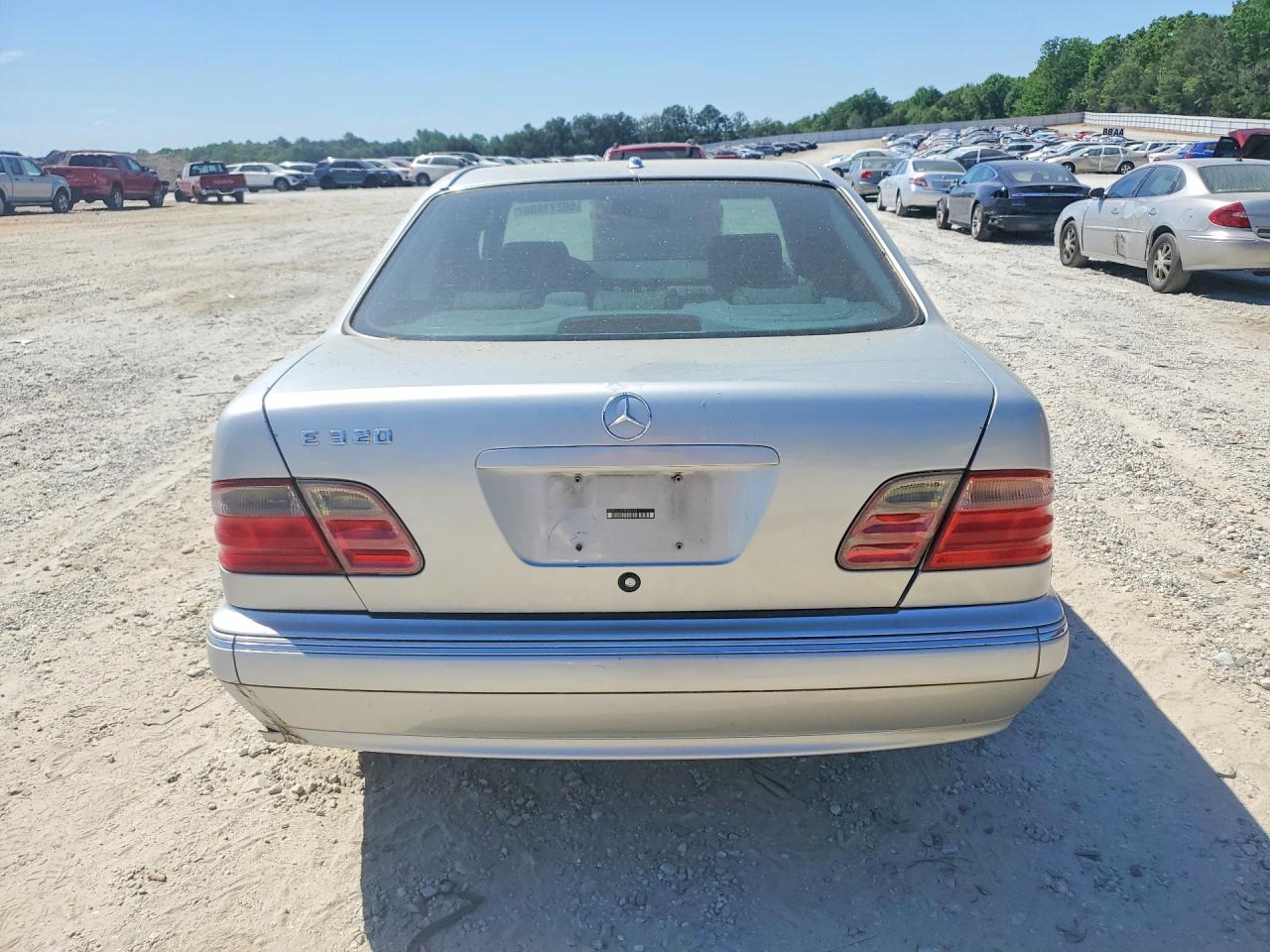 2000 Mercedes-benz E 320 Silver vin: WDBJF65J0YB094192