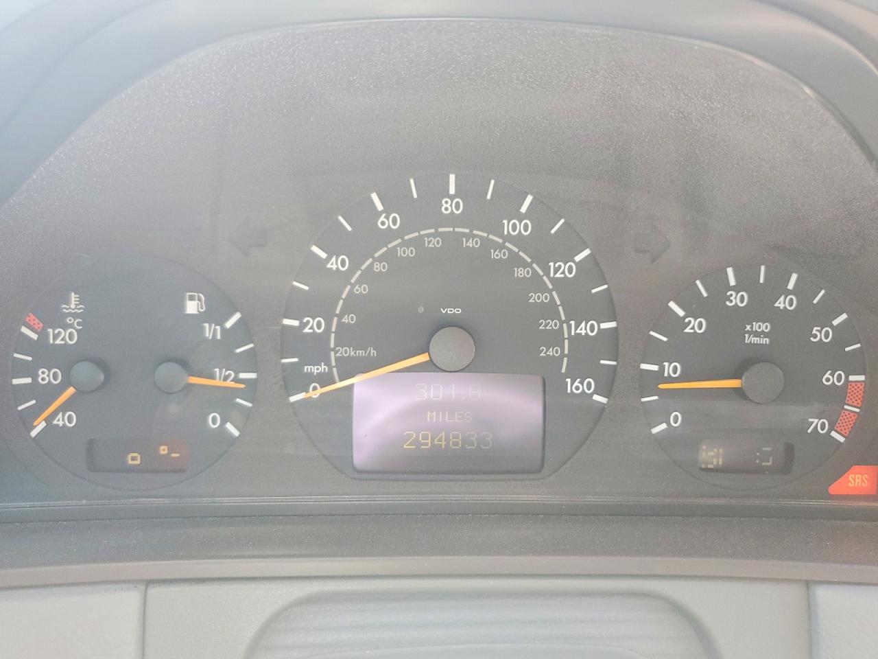 2000 Mercedes-benz E 320 Silver vin: WDBJF65J0YB094192