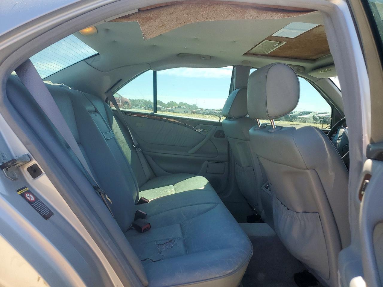 2000 Mercedes-benz E 320 Silver vin: WDBJF65J0YB094192