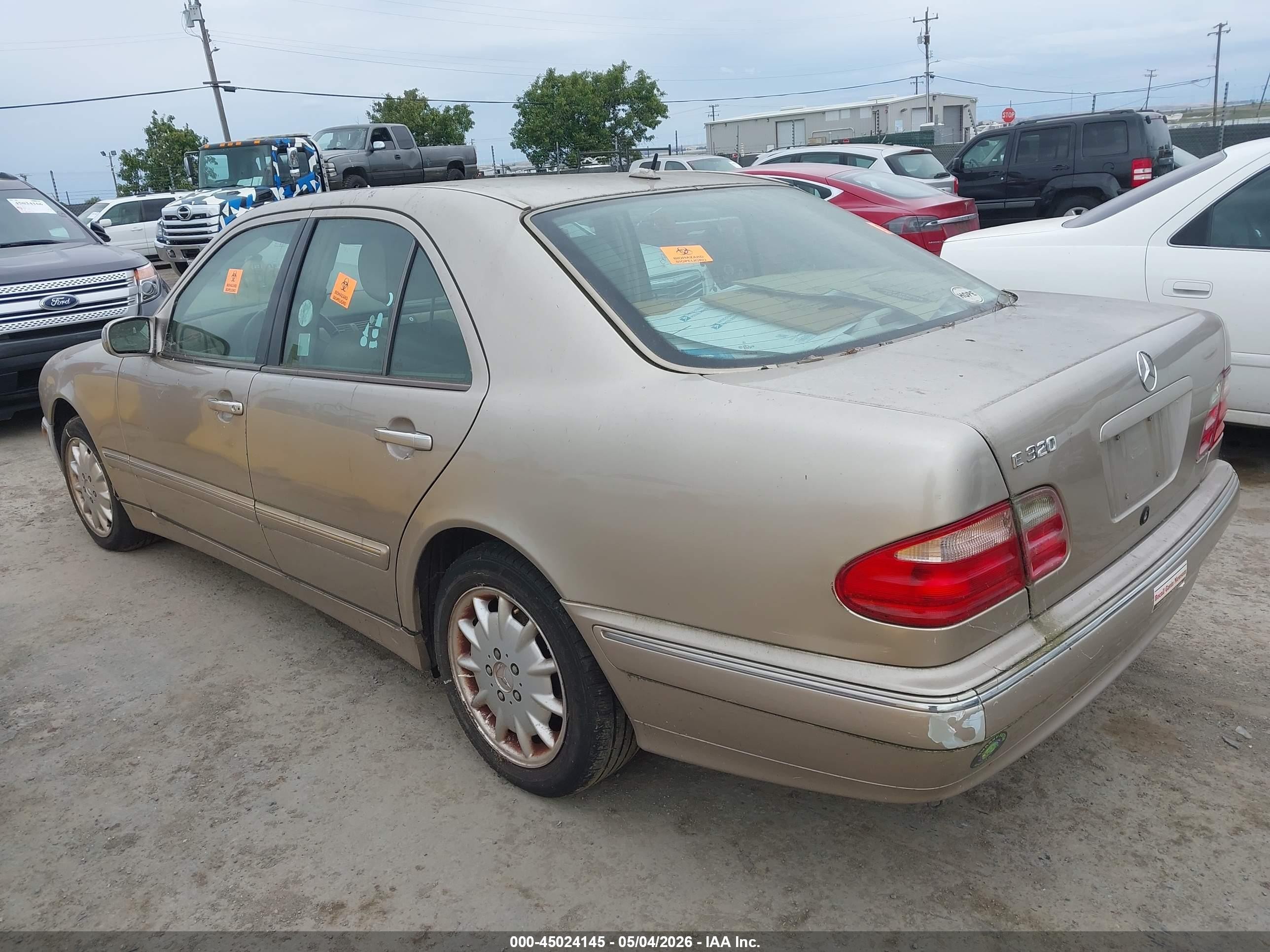 2001 Mercedes-benz E 320   Бежевый vin: WDBJF65J11B268521