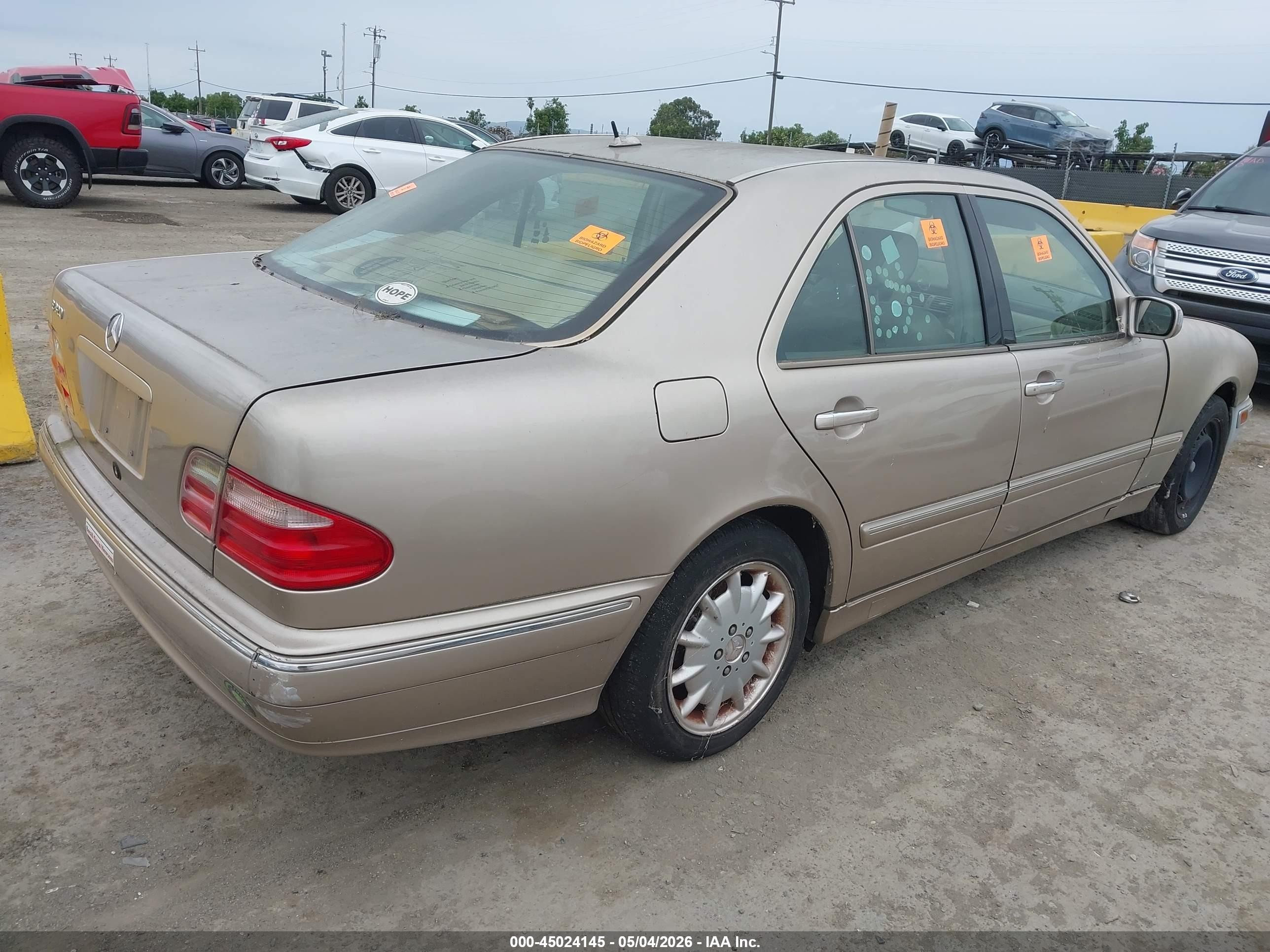 2001 Mercedes-benz E 320   Бежевый vin: WDBJF65J11B268521