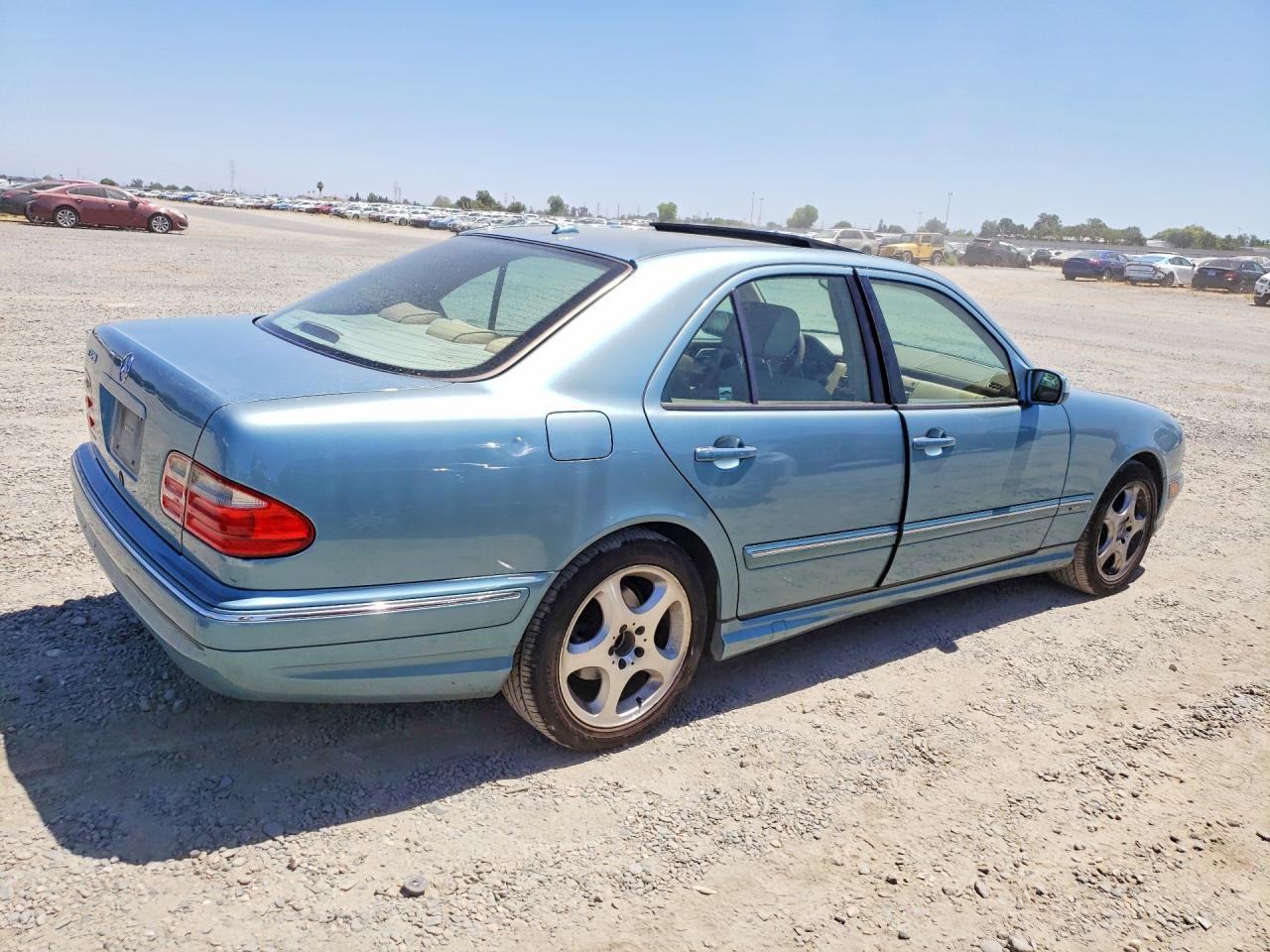 2002 Mercedes-benz E 320 Turquoise vin: WDBJF65J12B476304