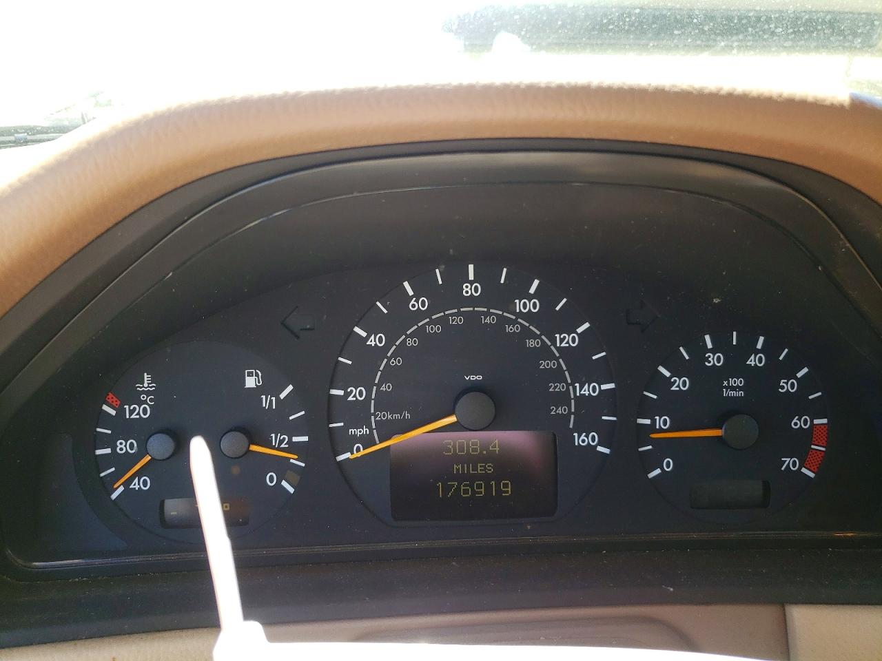 2002 Mercedes-benz E 320 Turquoise vin: WDBJF65J12B476304