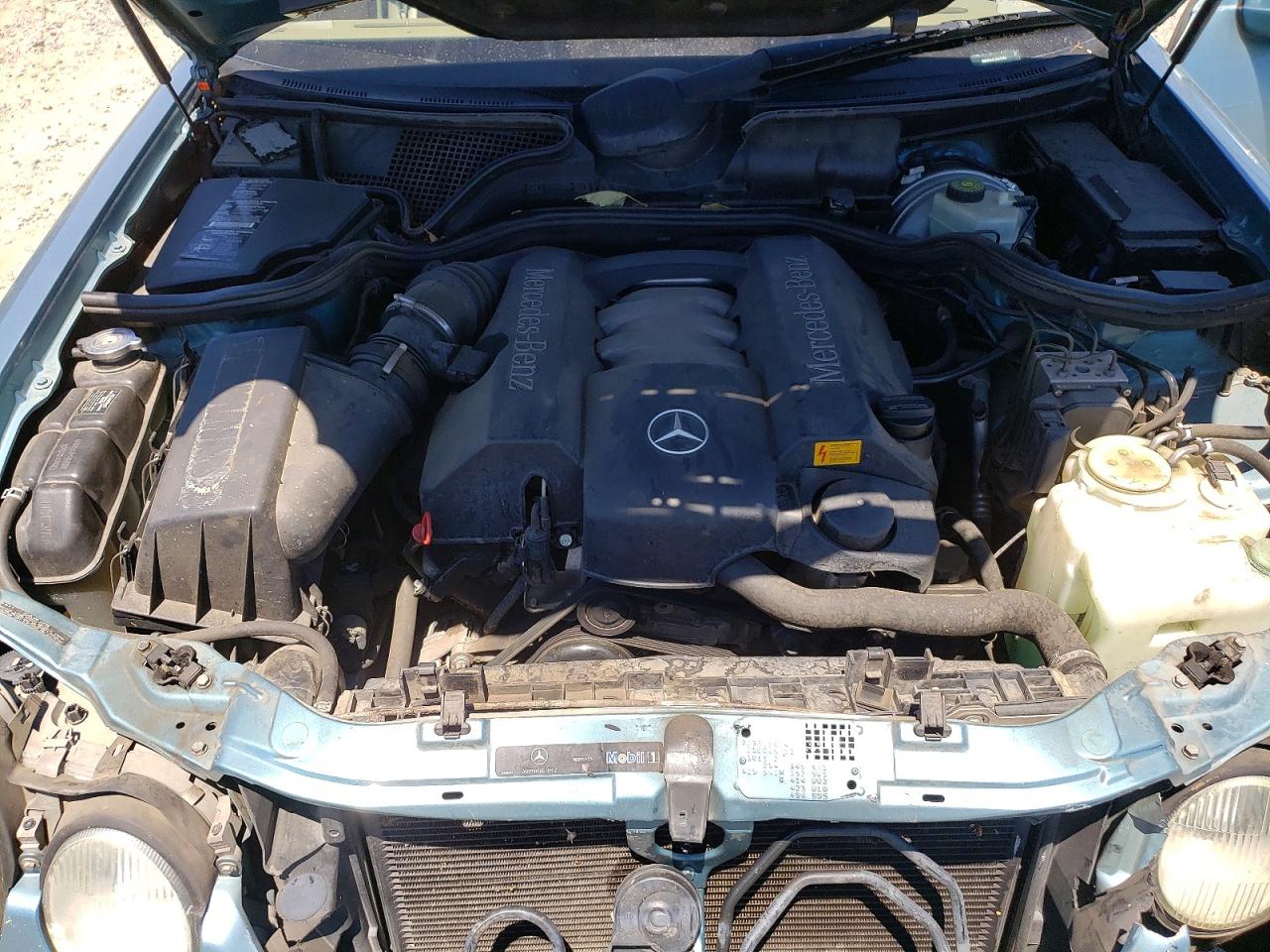 2002 Mercedes-benz E 320 Turquoise vin: WDBJF65J12B476304