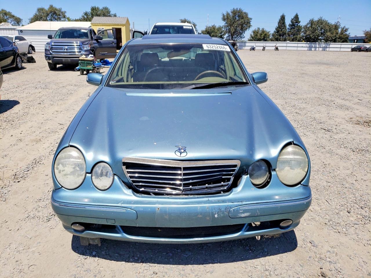 2002 Mercedes-benz E 320 Turquoise vin: WDBJF65J12B476304