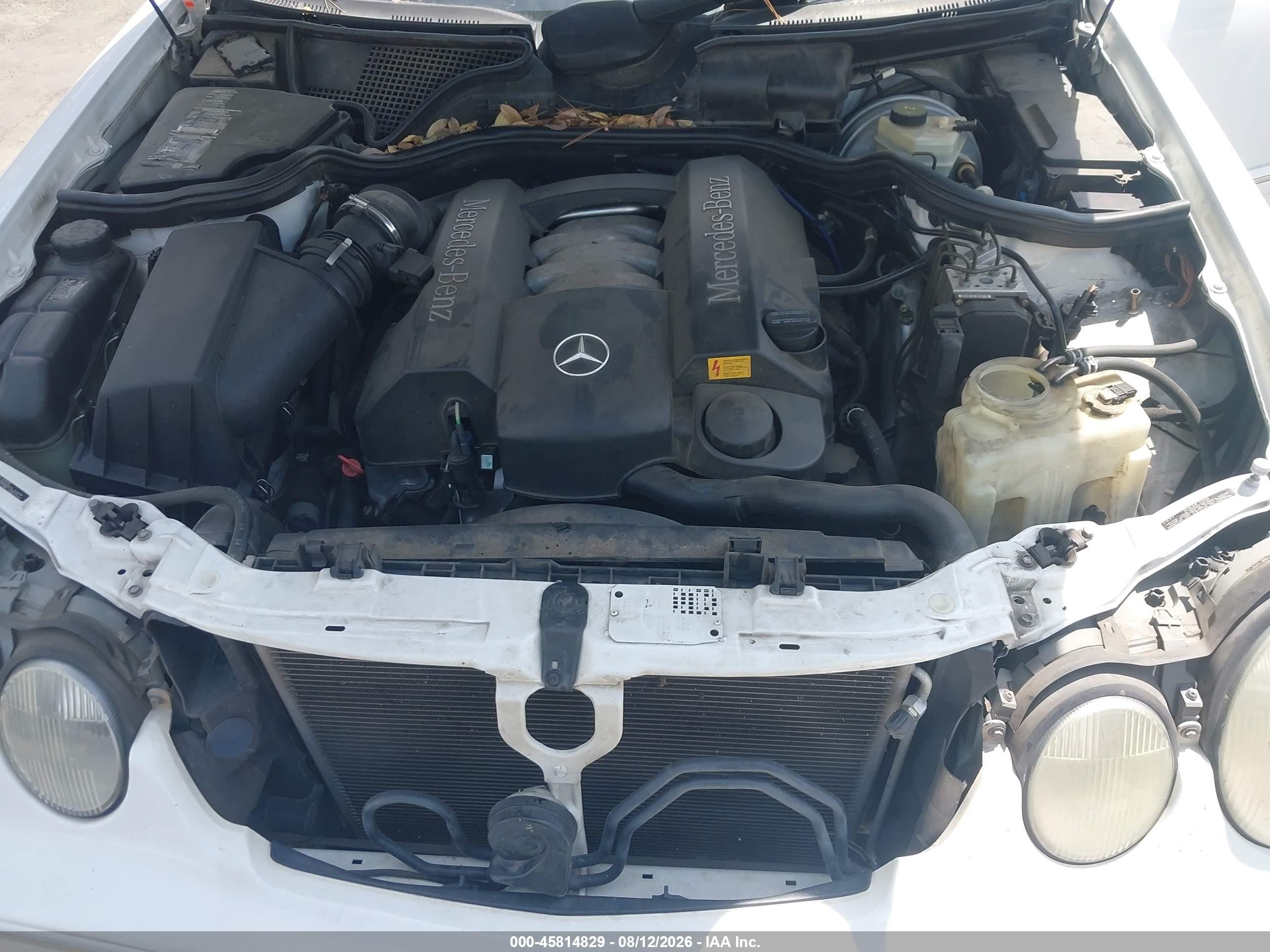 2000 Mercedes-benz E 320   White vin: WDBJF65J1YB065395