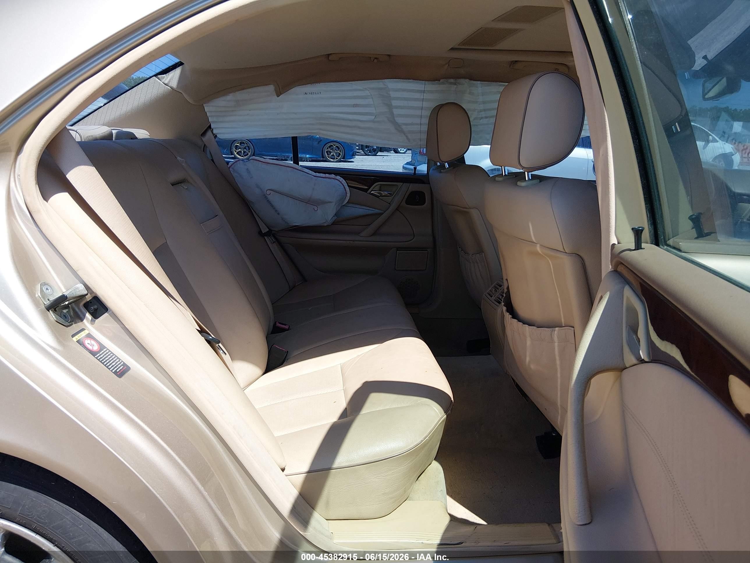 2000 Mercedes-benz E 320 Gold vin: WDBJF65J1YB077885
