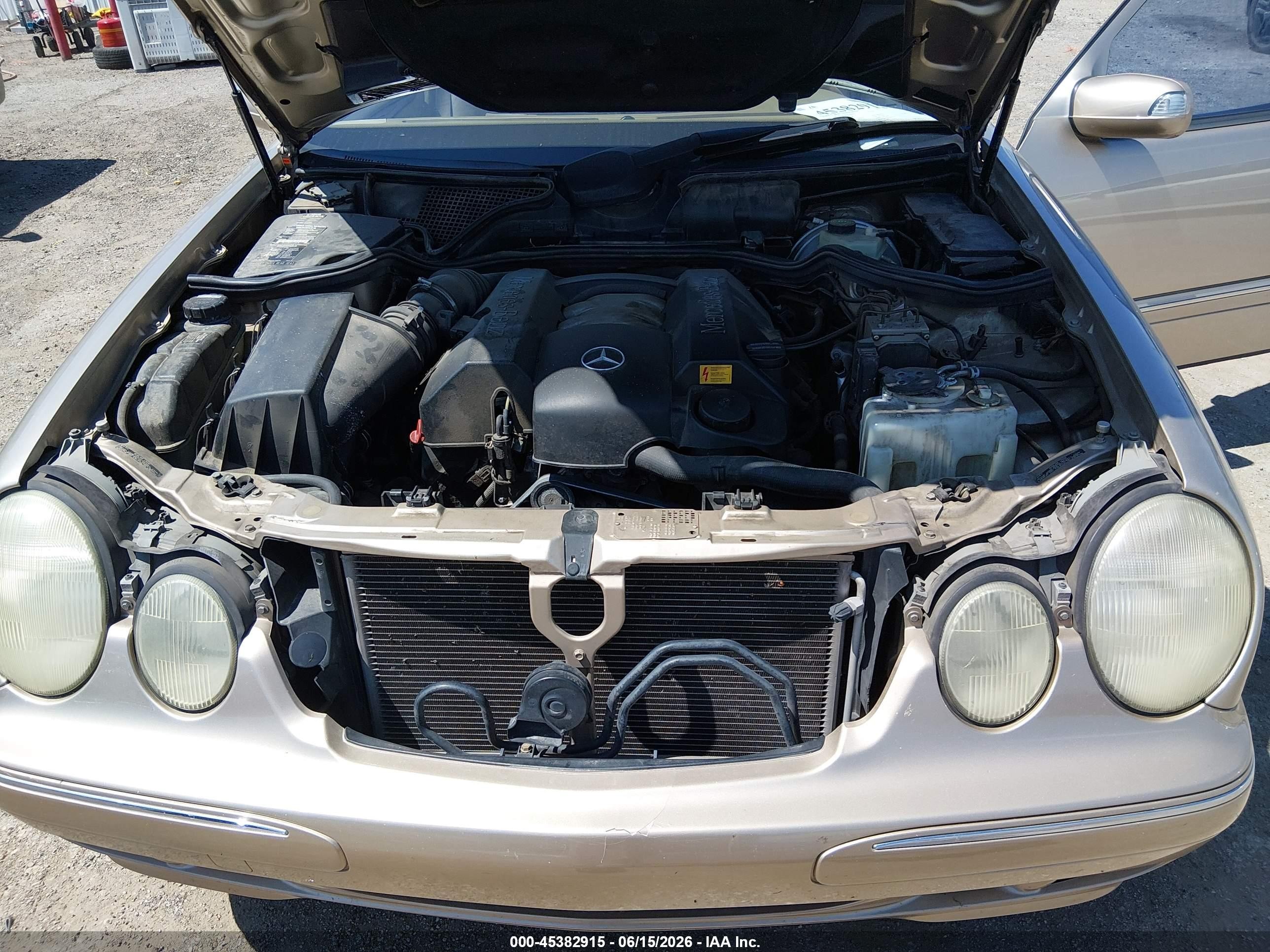 2000 Mercedes-benz E 320 Gold vin: WDBJF65J1YB077885