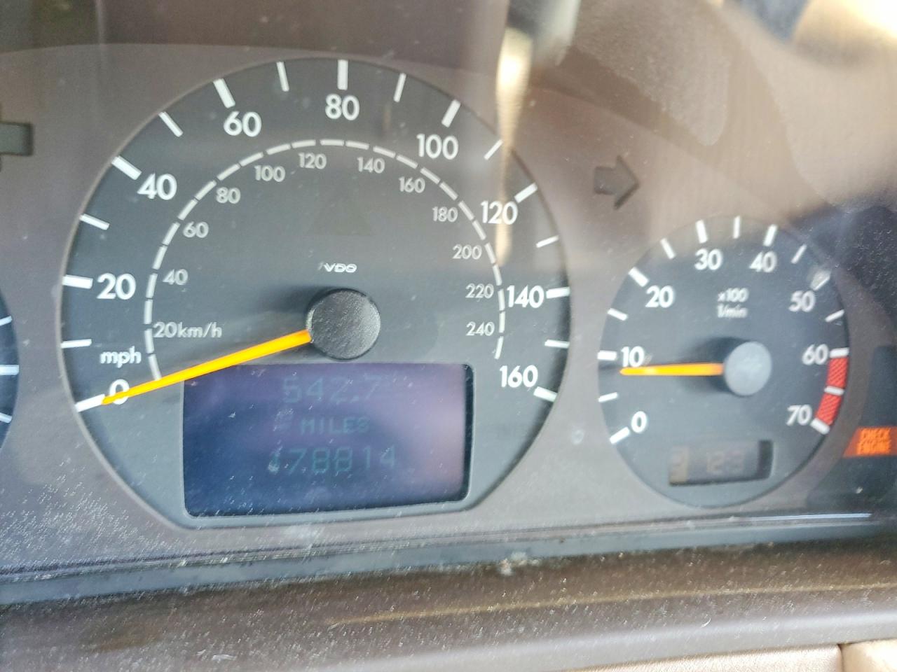 2000 Mercedes-benz E 320 Gold vin: WDBJF65J1YB103059