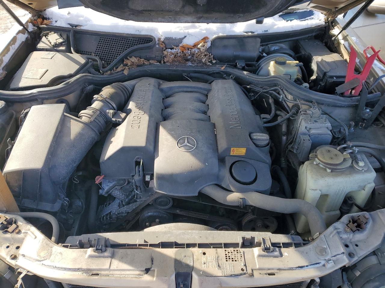 2000 Mercedes-benz E 320 Gold vin: WDBJF65J1YB103059