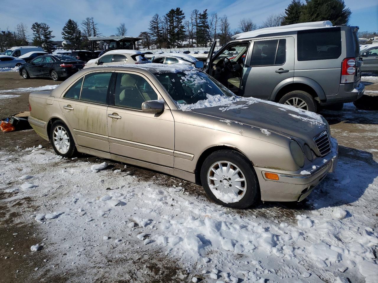 2000 Mercedes-benz E 320 Gold vin: WDBJF65J1YB103059