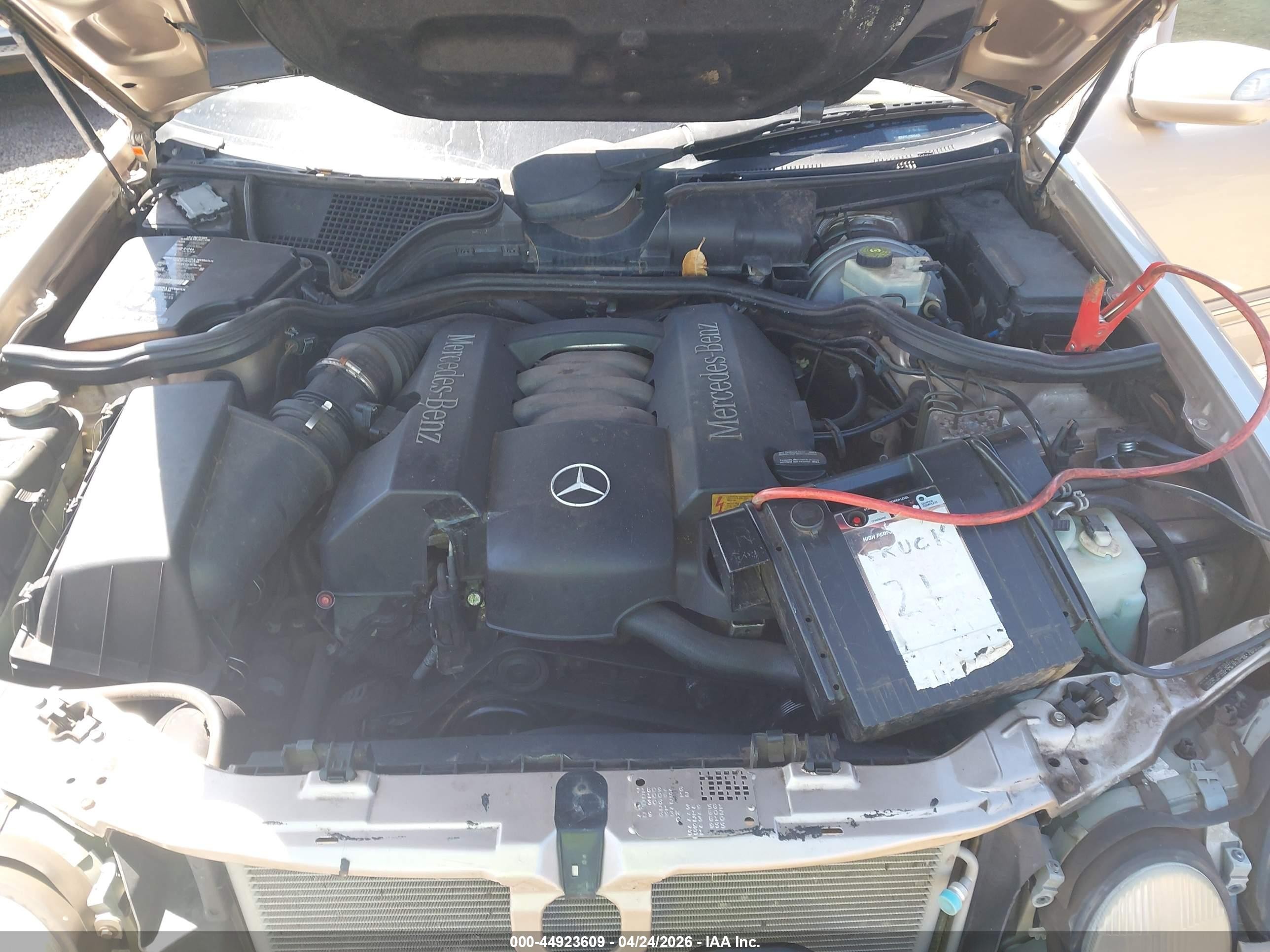 2002 Mercedes-benz E 320 Special Edition Золотой vin: WDBJF65J22B404091