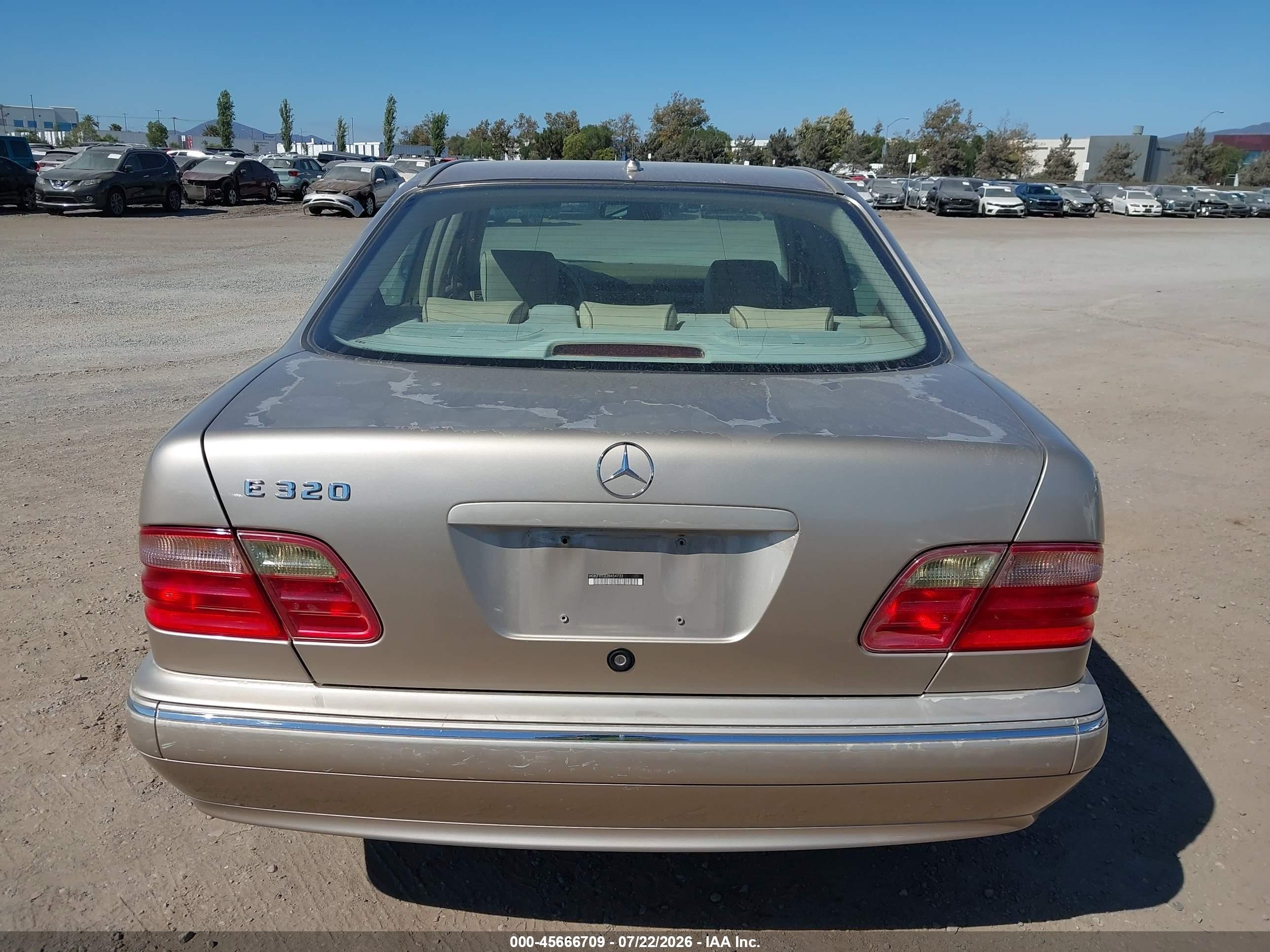 2002 Mercedes-benz E 320 Special Edition Коричневый vin: WDBJF65J22B454733