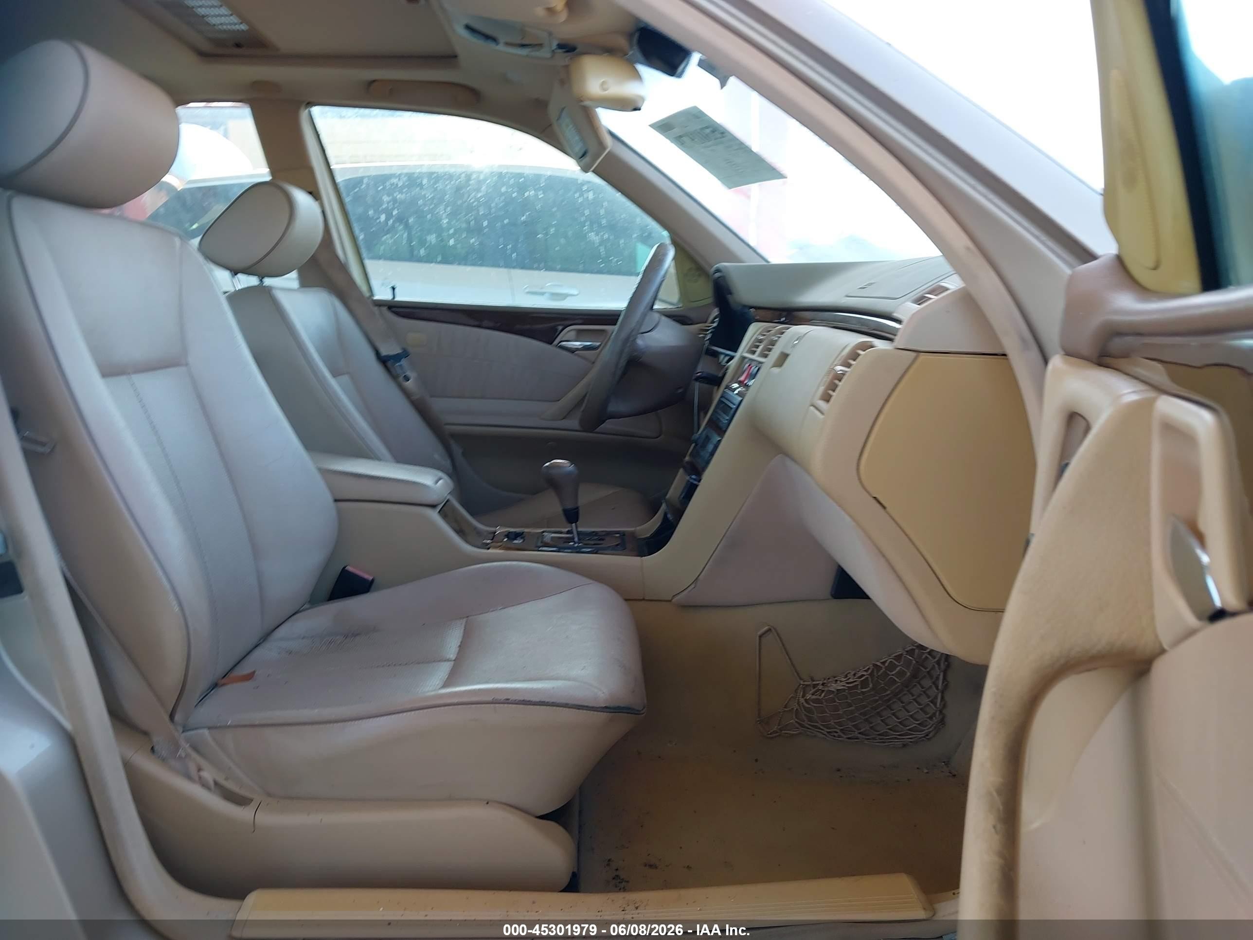 2000 Mercedes-benz E 320   Золотой vin: WDBJF65J2YB066376