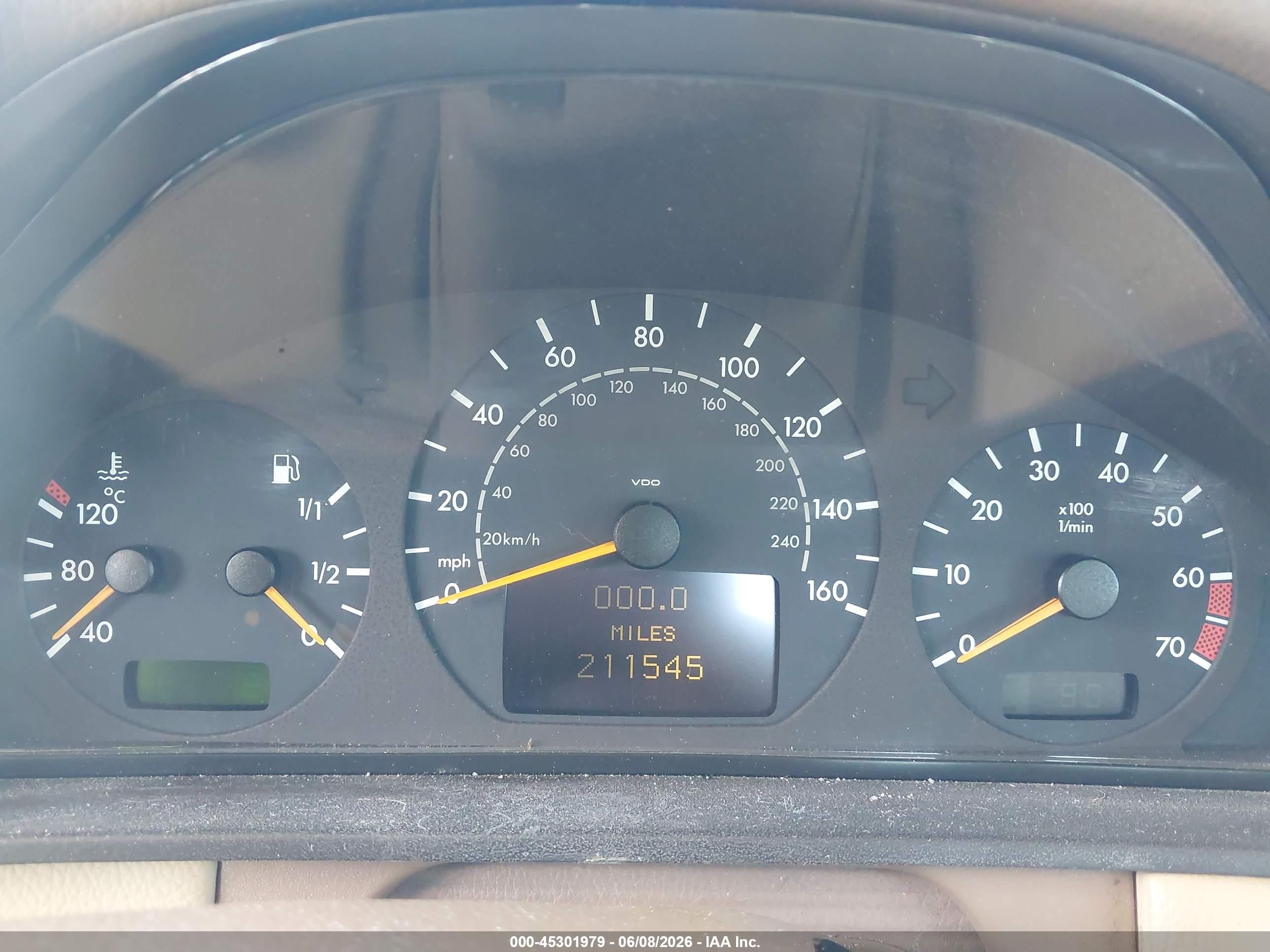 2000 Mercedes-benz E 320   Золотой vin: WDBJF65J2YB066376