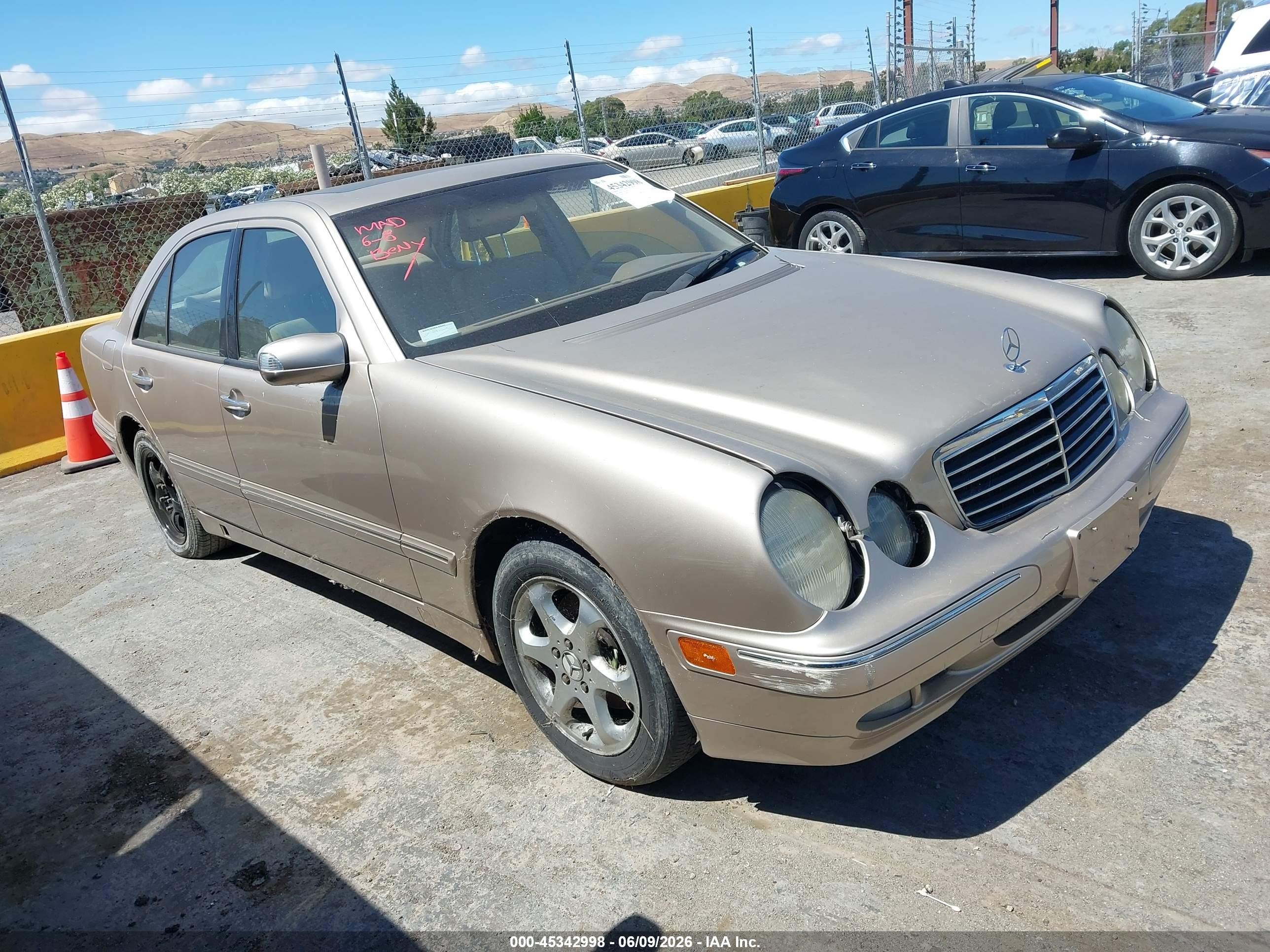 WDBJF65J2YB096350