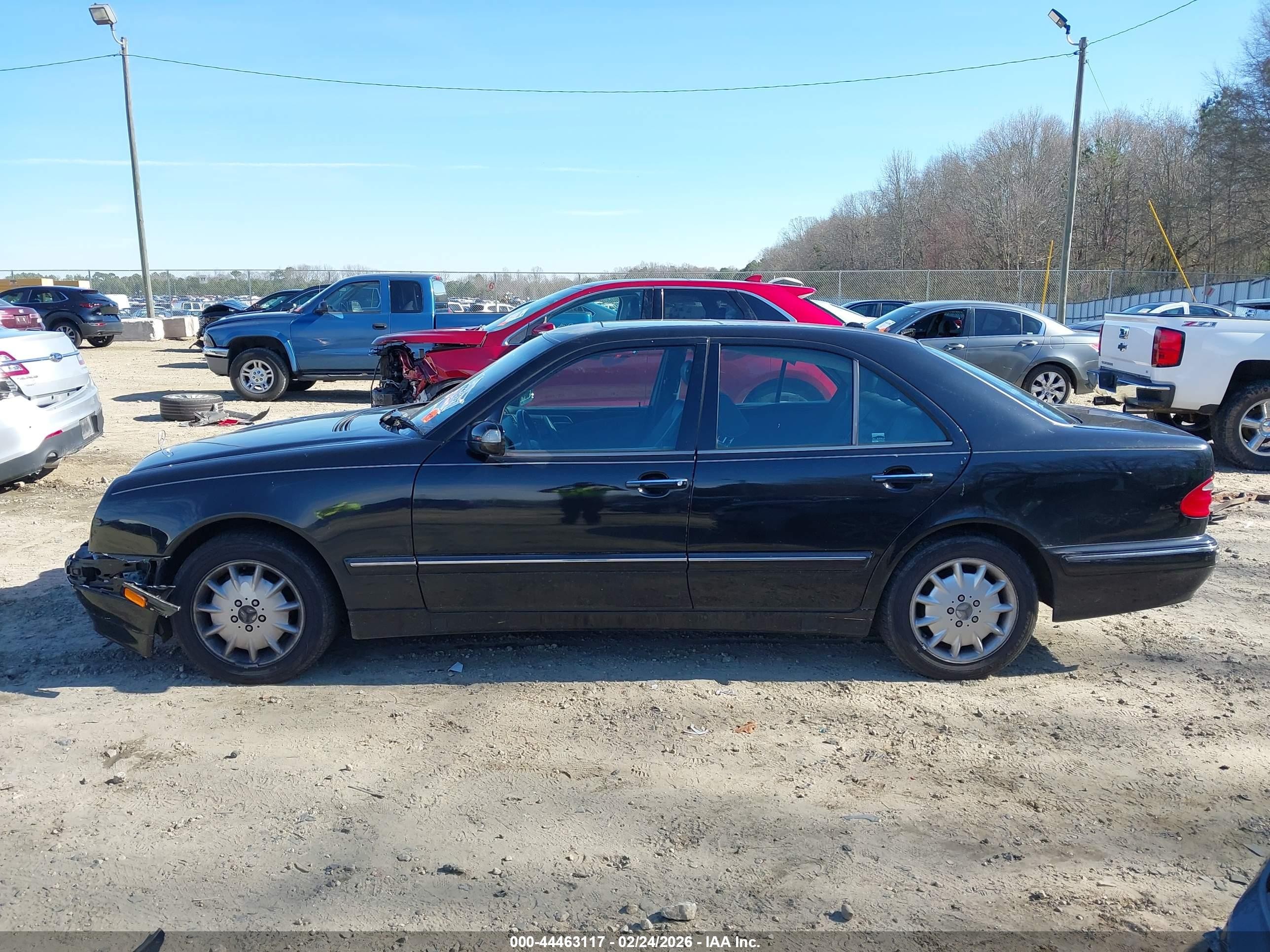 2000 Mercedes-benz E 320 Black vin: WDBJF65J2YB108349