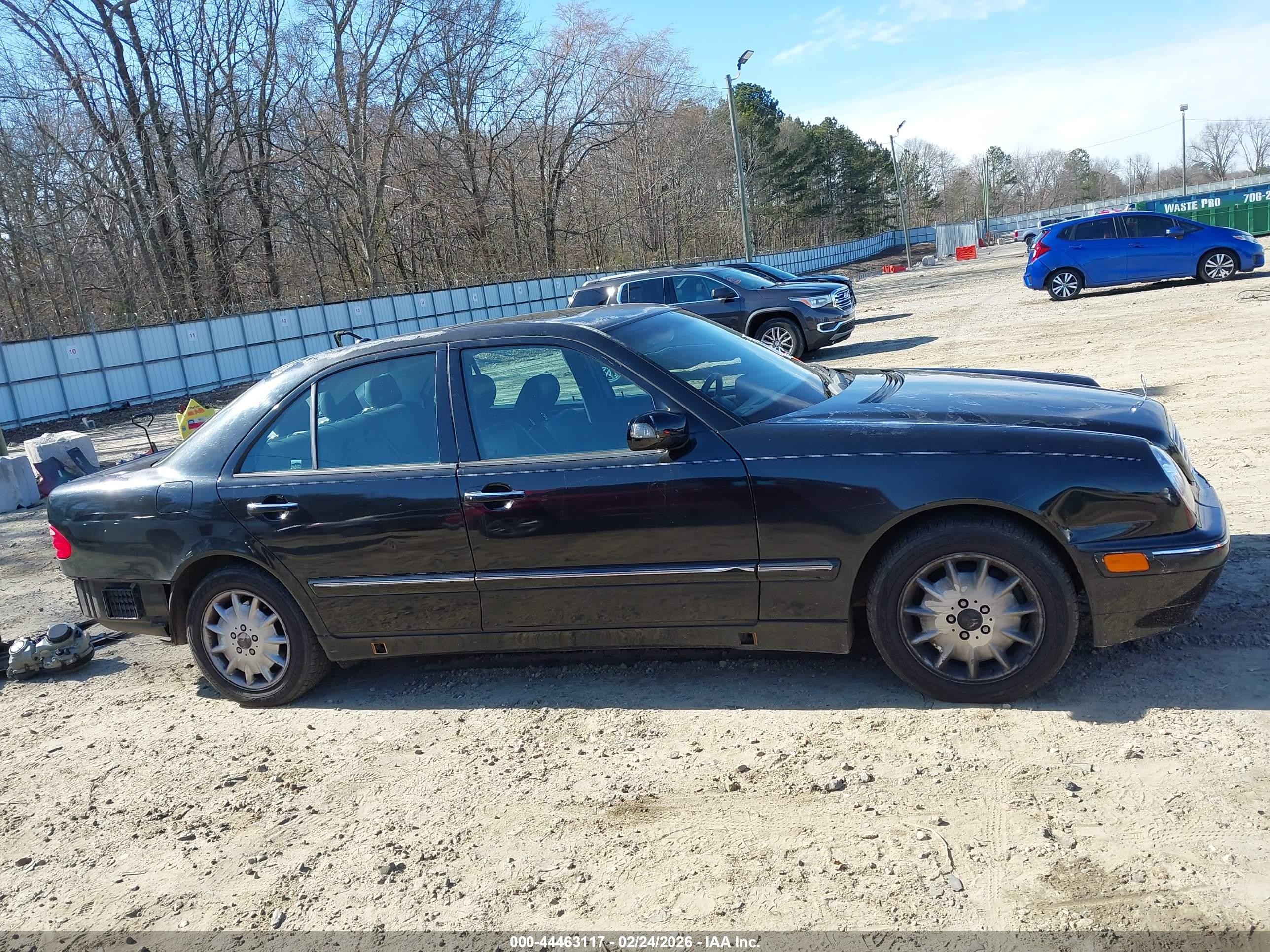 2000 Mercedes-benz E 320 Black vin: WDBJF65J2YB108349
