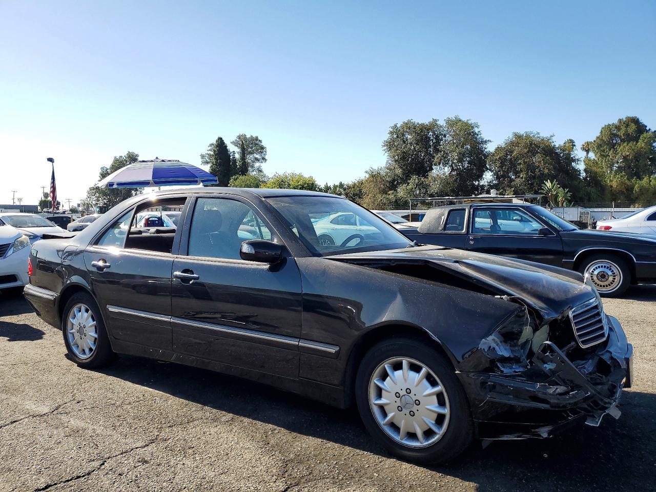 2000 Mercedes-benz E 320 Black vin: WDBJF65J2YB116127