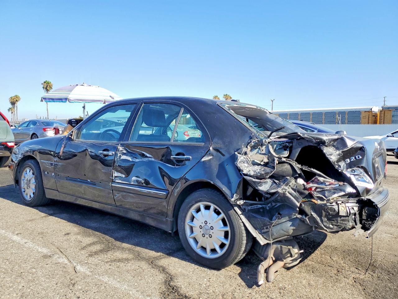 2000 Mercedes-benz E 320 Black vin: WDBJF65J2YB116127