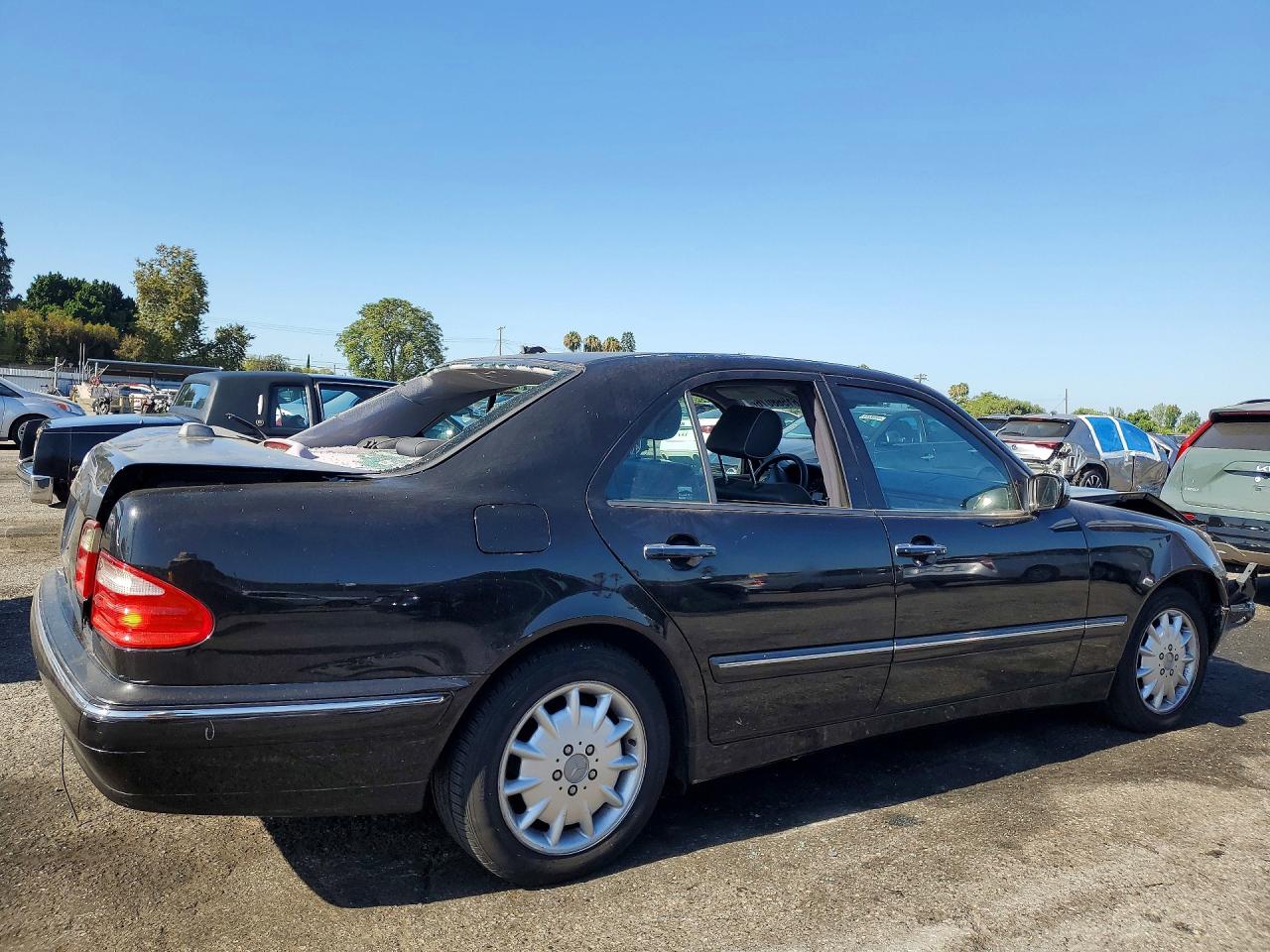 2000 Mercedes-benz E 320 Black vin: WDBJF65J2YB116127