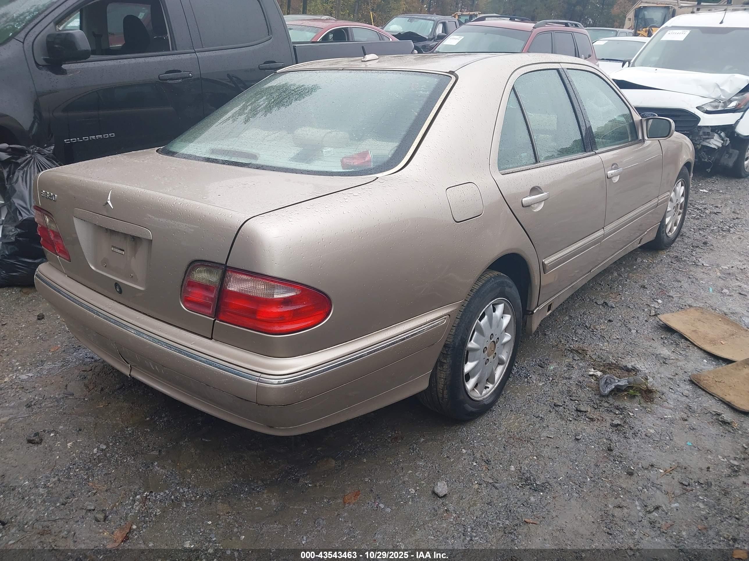 2001 Mercedes-benz E 320 Gold vin: WDBJF65J31B215139