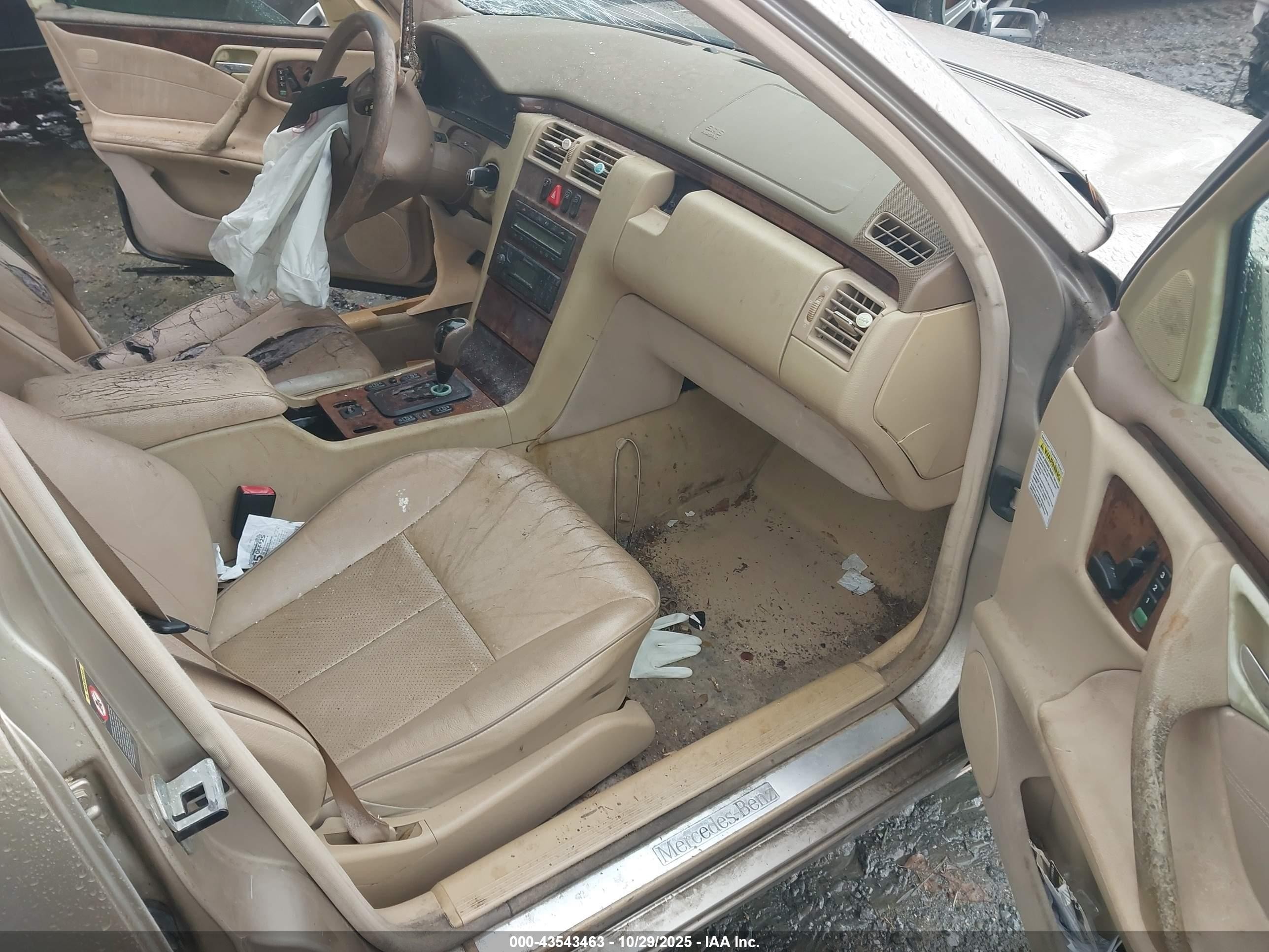 2001 Mercedes-benz E 320 Gold vin: WDBJF65J31B215139