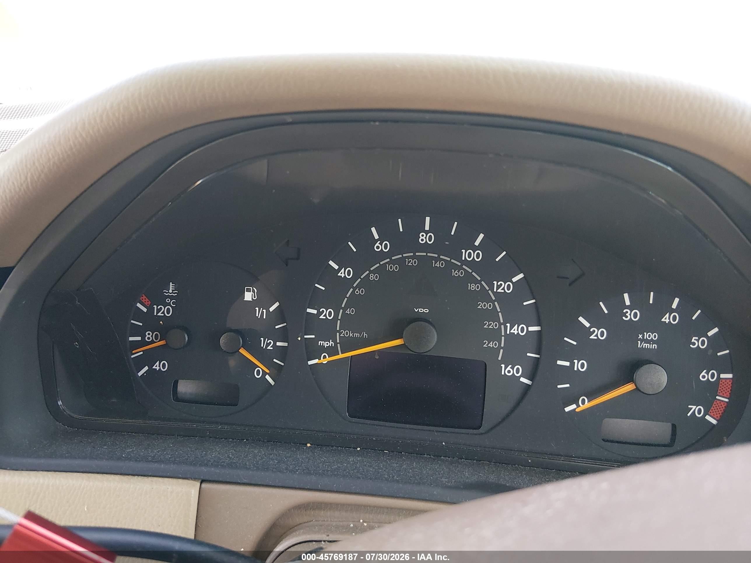 2001 Mercedes-benz E 320   Black vin: WDBJF65J31X054570