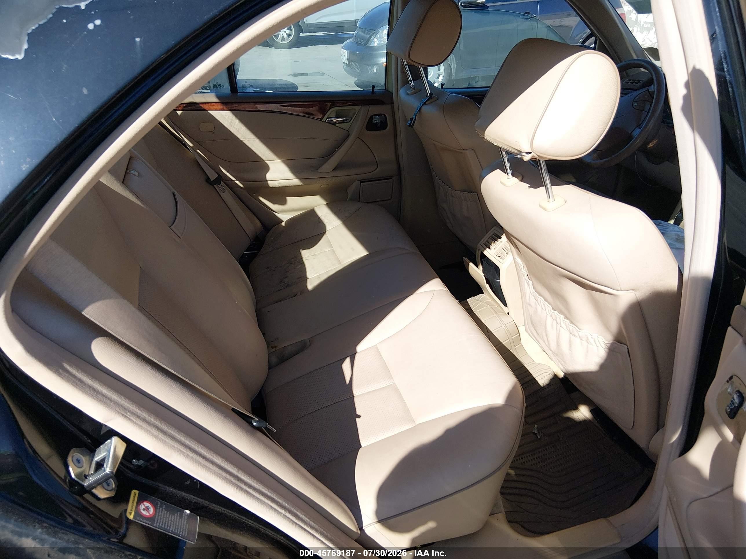 2001 Mercedes-benz E 320   Black vin: WDBJF65J31X054570