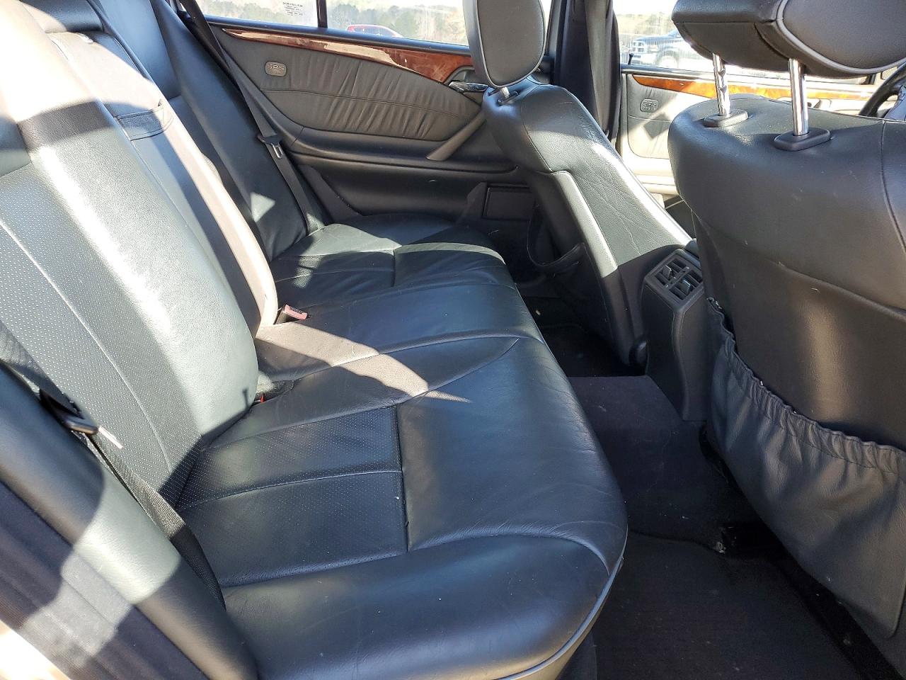 2002 Mercedes-benz E 320 Золотой vin: WDBJF65J32B464543