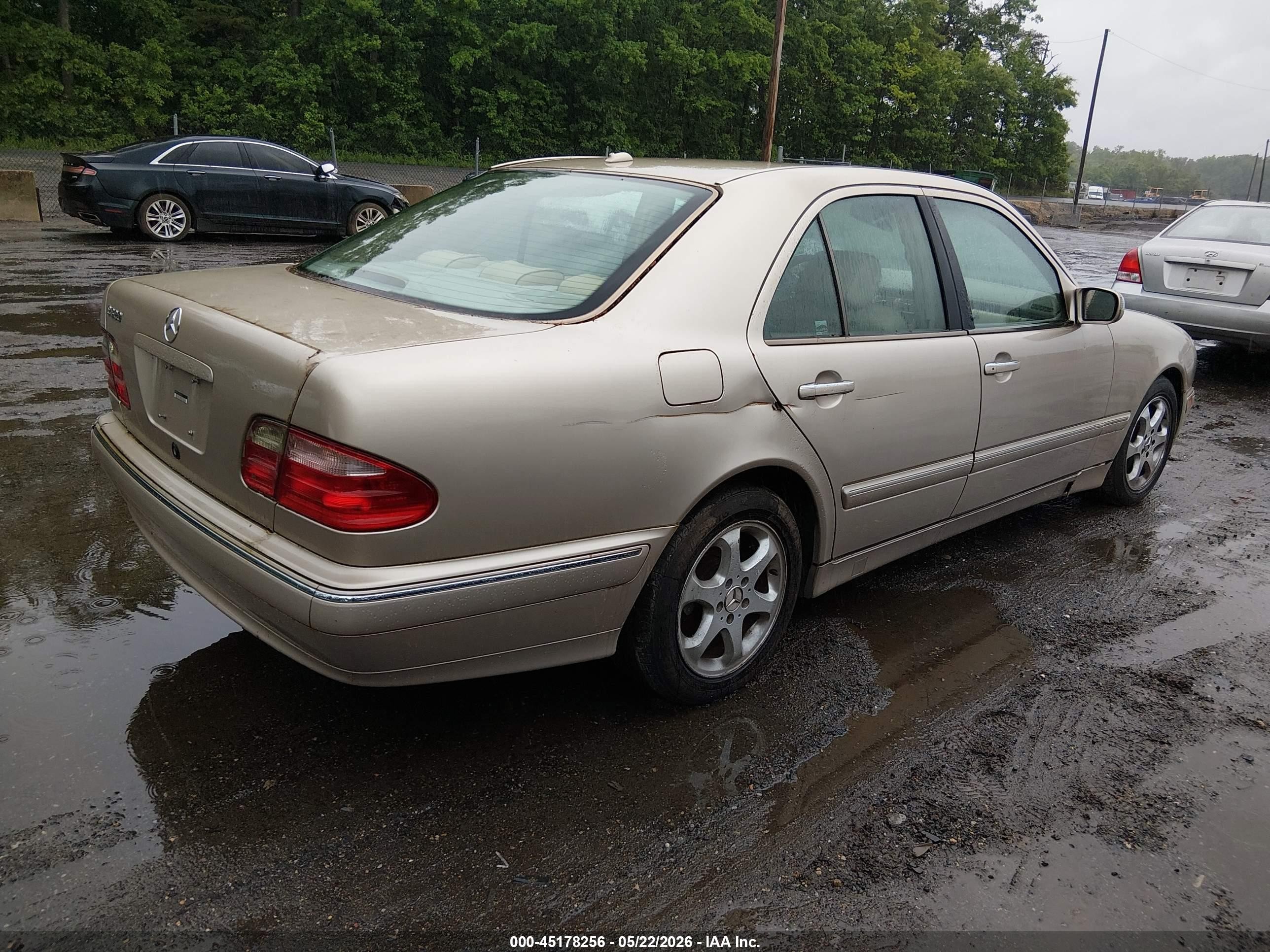 2002 Mercedes-benz E 320 Special Edition Gold vin: WDBJF65J32B500215