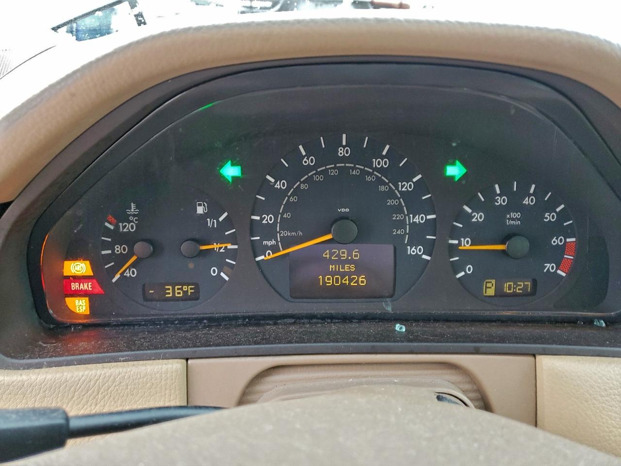 2000 Mercedes-benz E 320 Black vin: WDBJF65J3YA979167