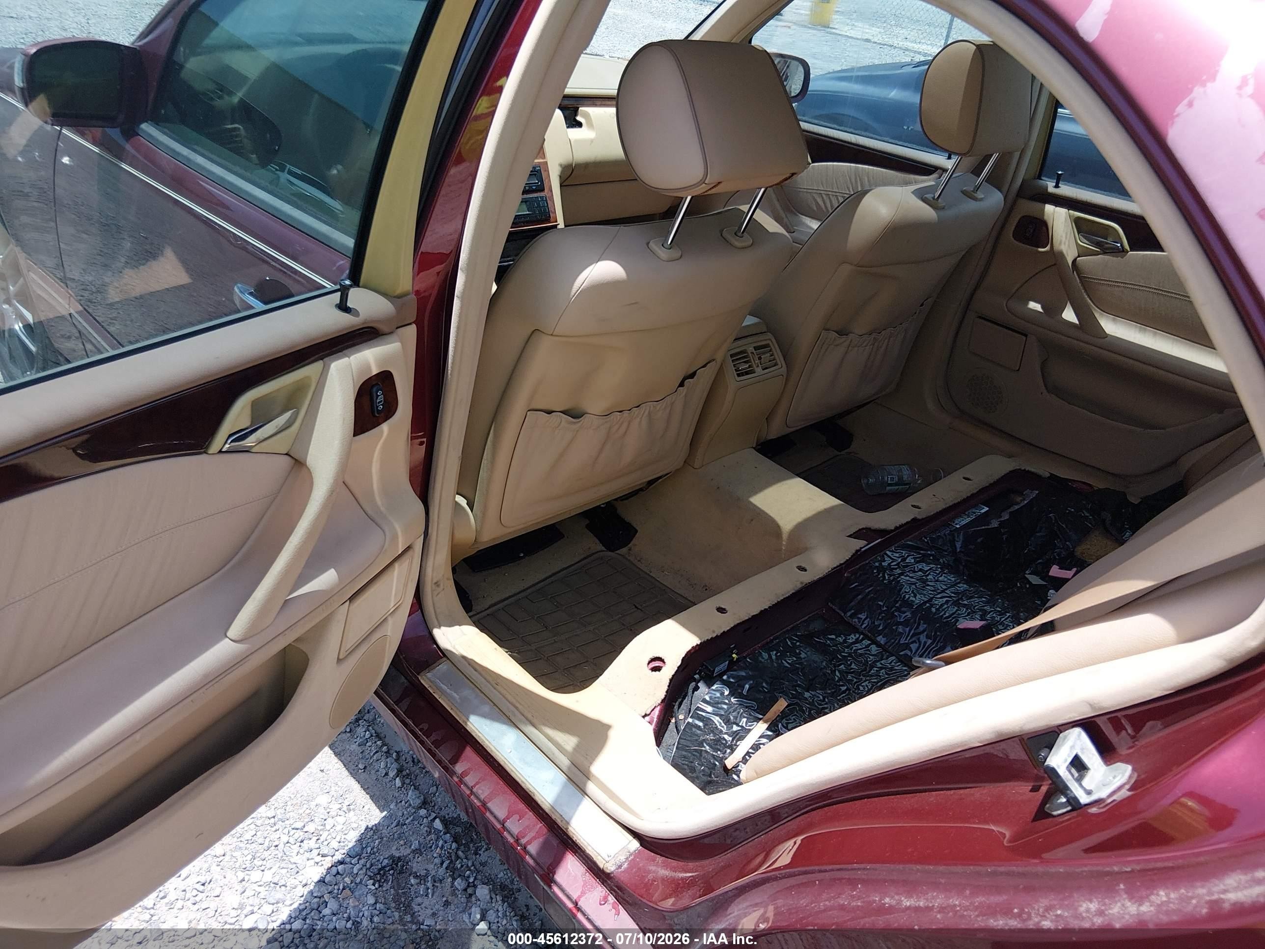 2000 Mercedes-benz E 320   Burgundy vin: WDBJF65J3YA981405