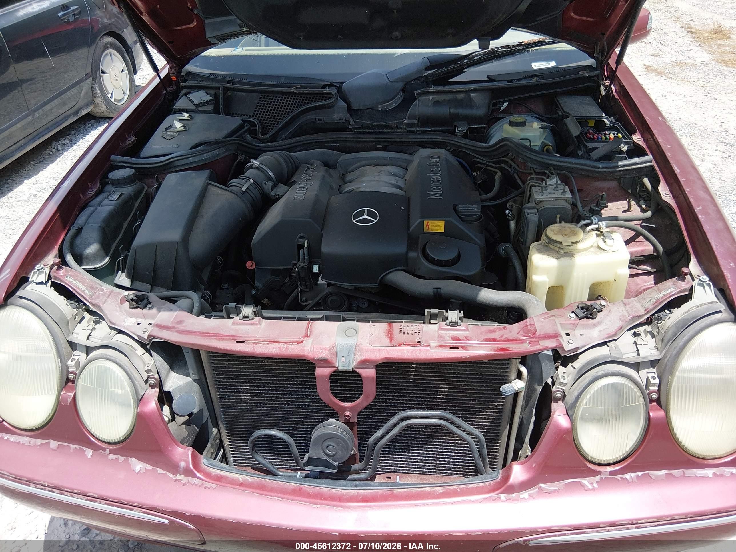 2000 Mercedes-benz E 320   Burgundy vin: WDBJF65J3YA981405