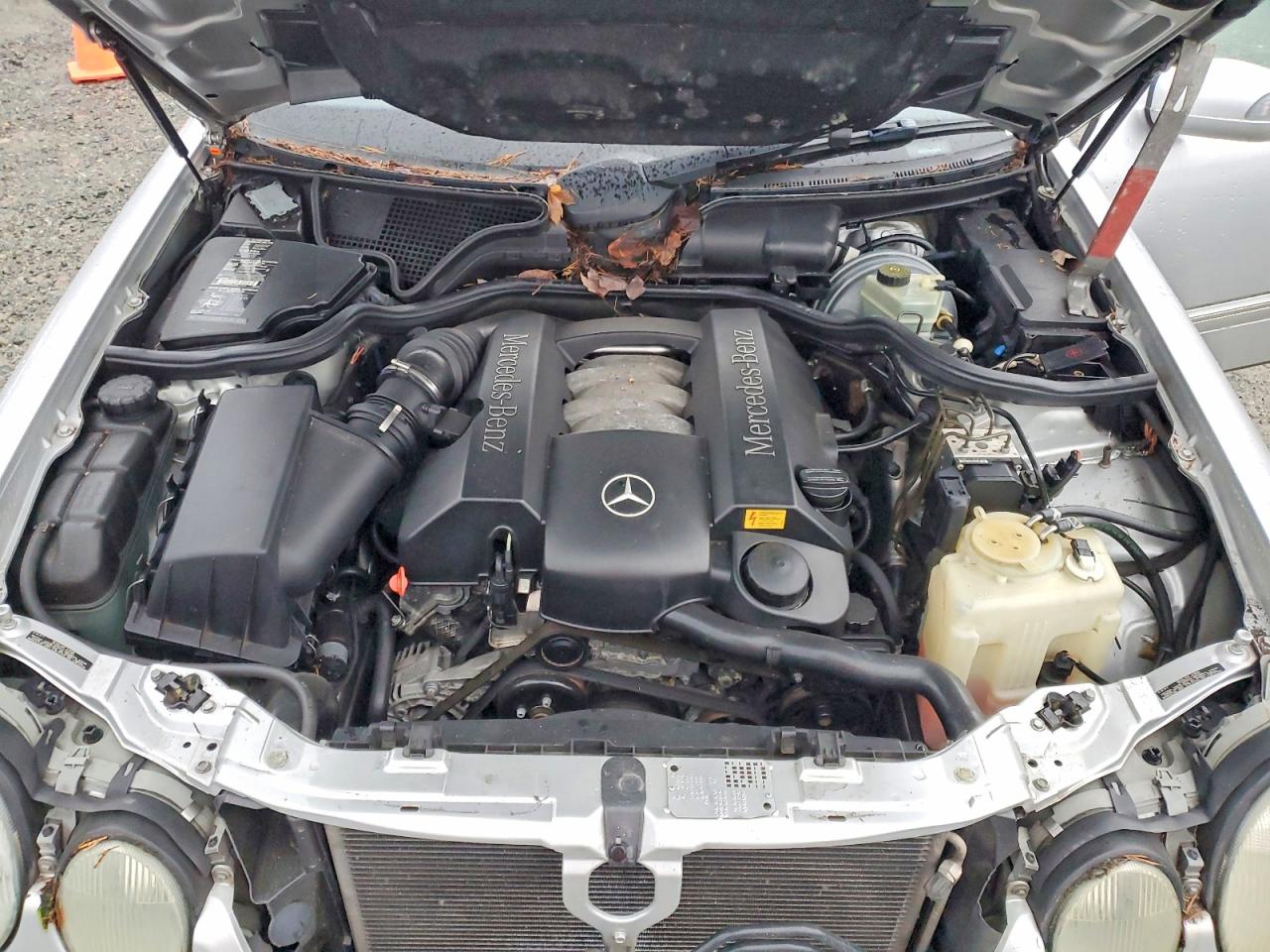 2000 Mercedes-benz E 320 Серебряный vin: WDBJF65J3YB030230