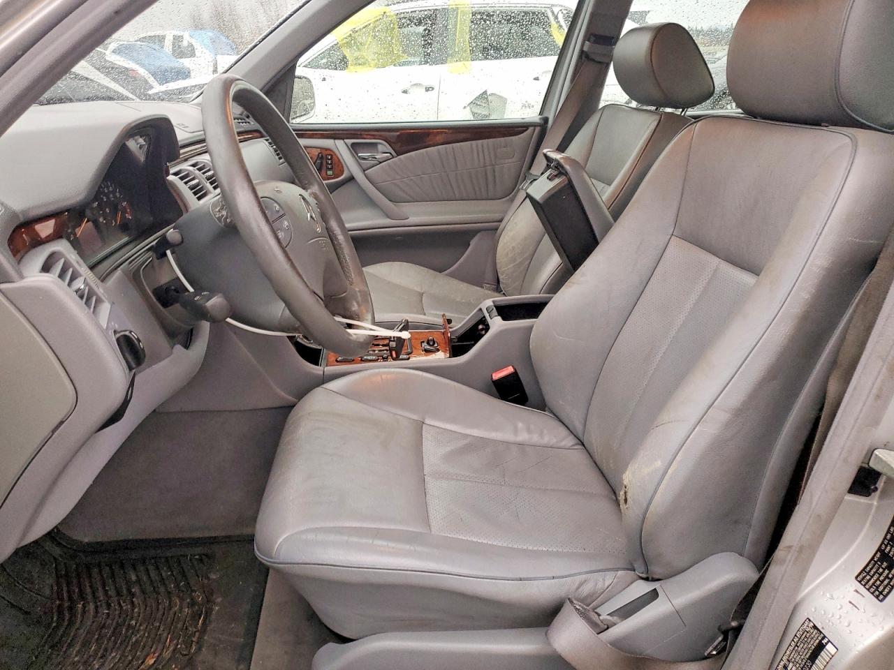 2000 Mercedes-benz E 320 Серебряный vin: WDBJF65J3YB030230
